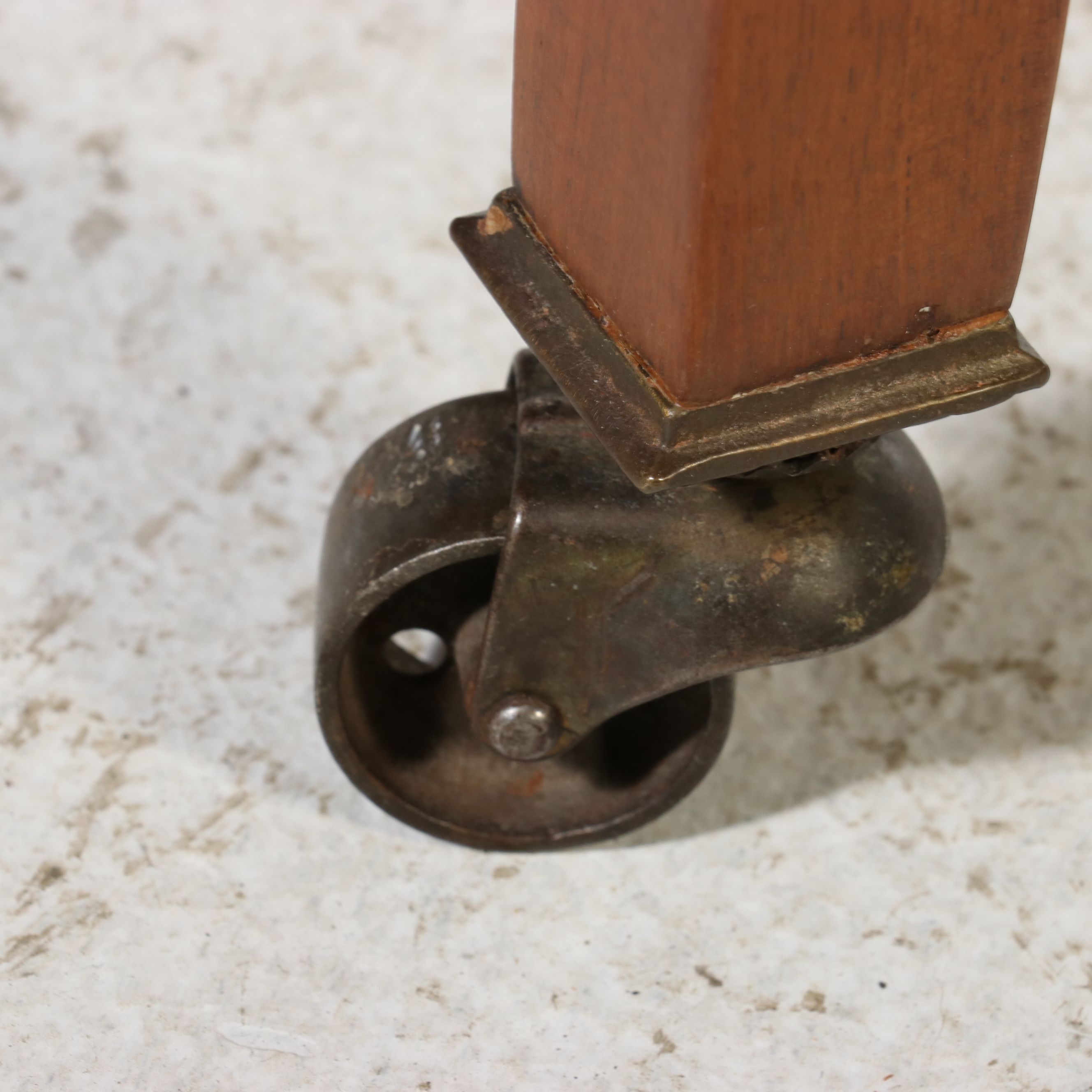 Seven-Piece Federal Style Inlaid Mahogany Dining Suite, Mid to Late 20th Century
