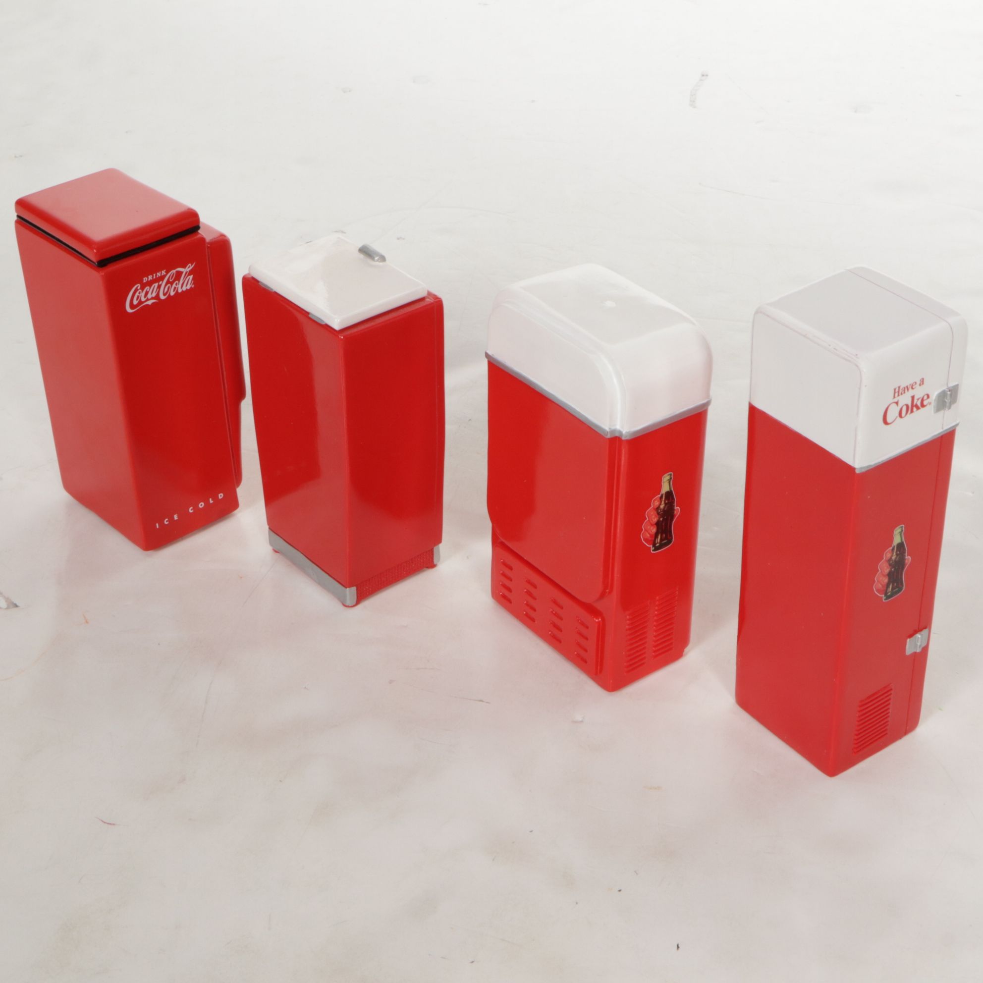 Coca-Cola Refreshing Coke Mini Machines Display