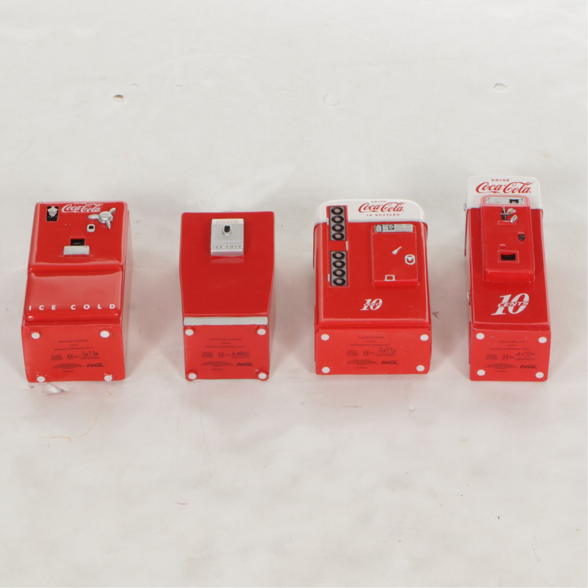 Coca-Cola Refreshing Coke Mini Machines Display