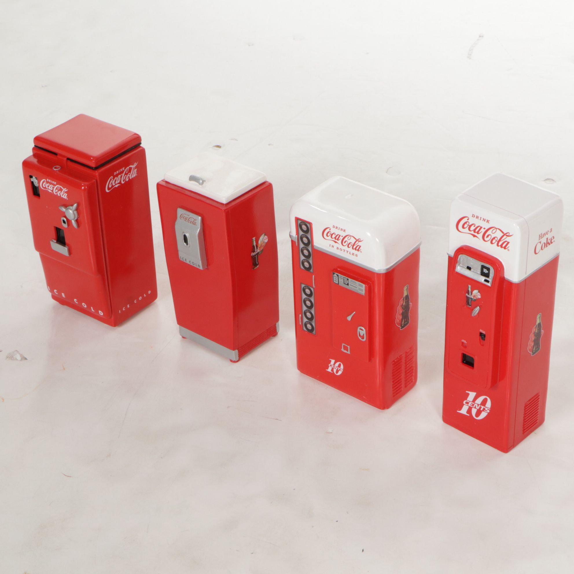 Coca-Cola Refreshing Coke Mini Machines Display