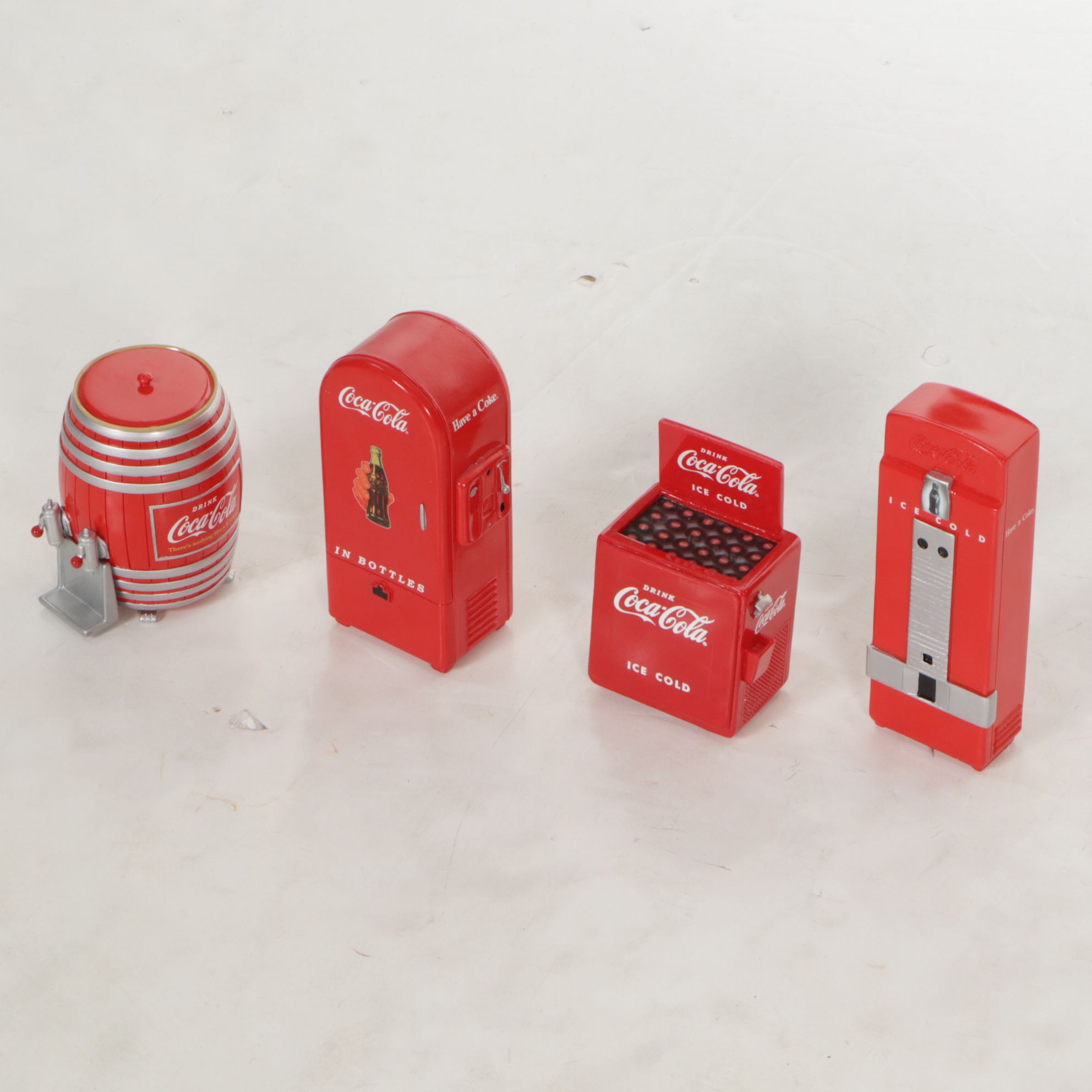 Coca-Cola Refreshing Coke Mini Machines Display