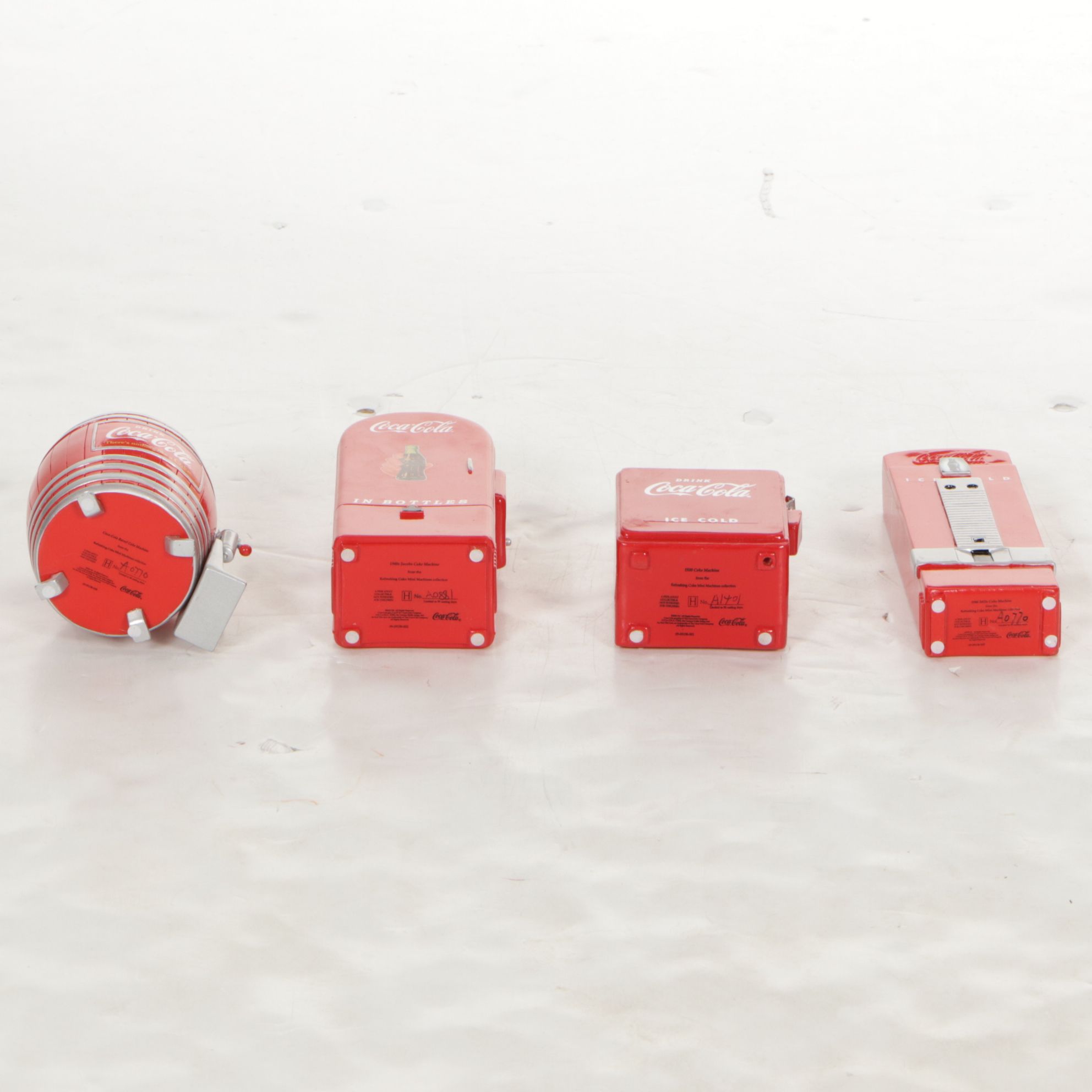 Coca-Cola Refreshing Coke Mini Machines Display