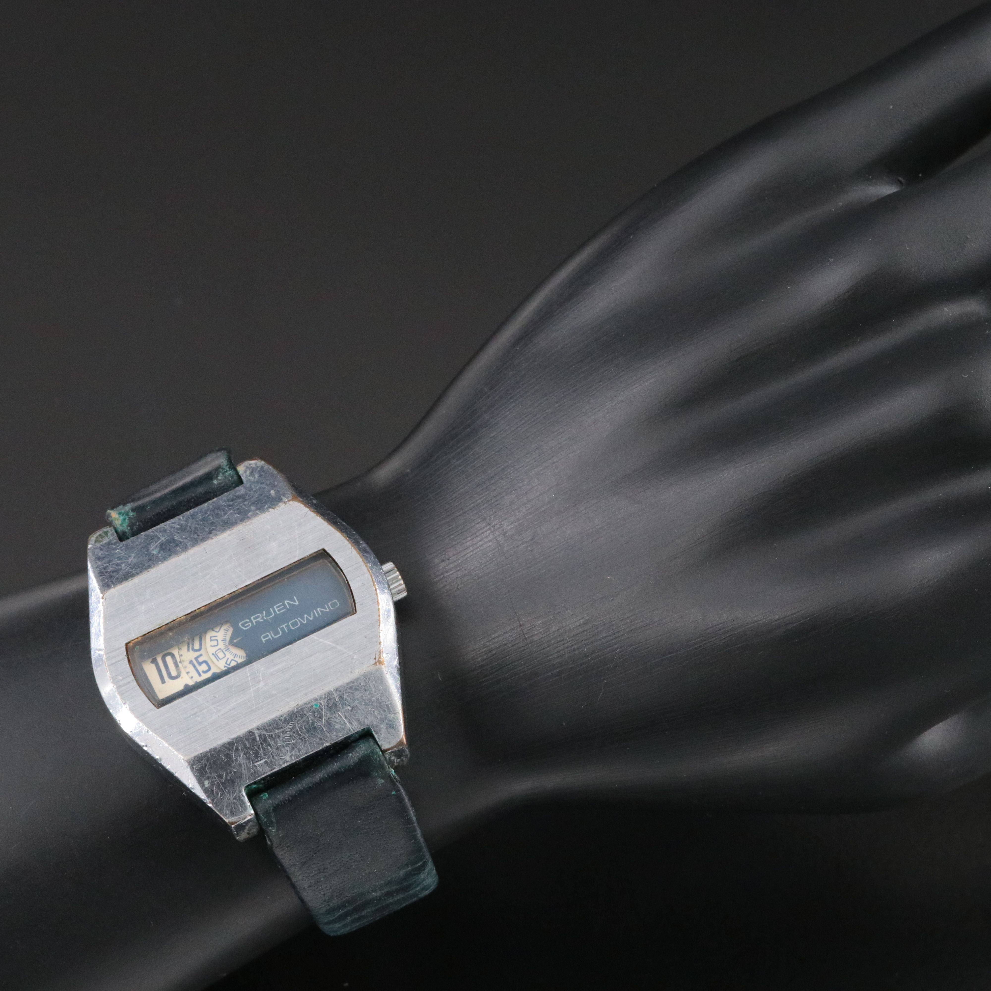 Vintage Gruen Autowind Jump Hour Circa Early 1970`s Watch