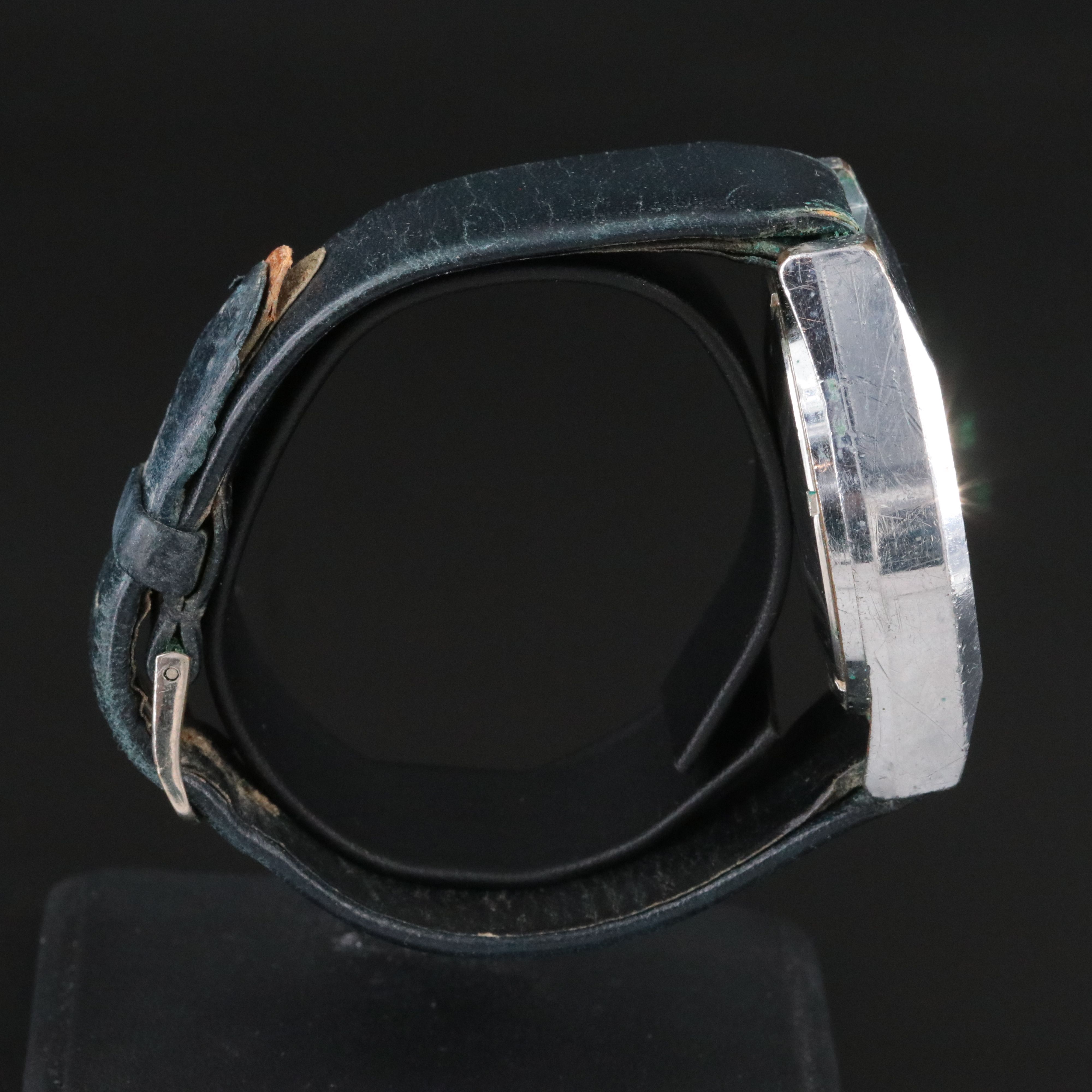 Vintage Gruen Autowind Jump Hour Circa Early 1970`s Watch