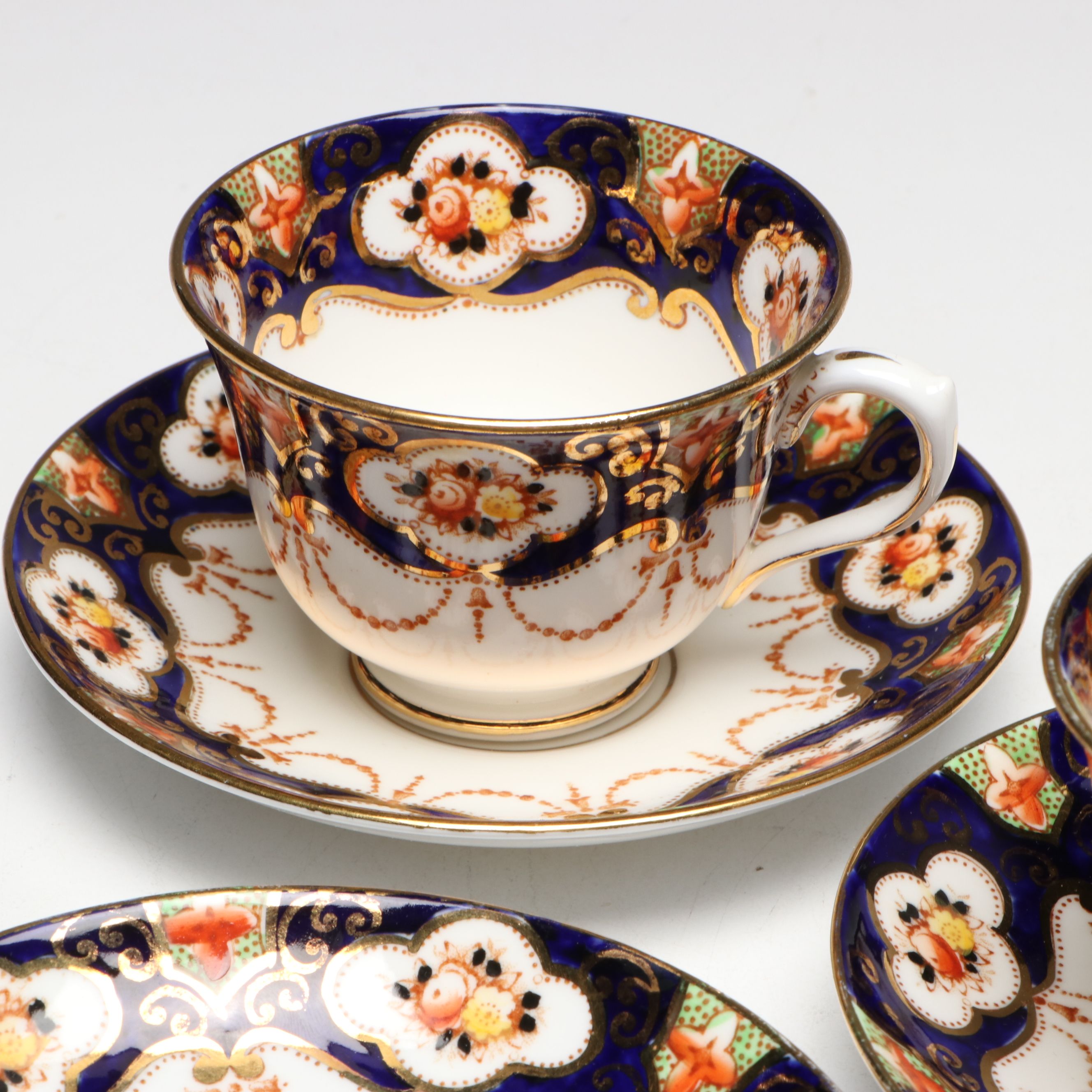 Royal Albert Imari Style Porcelain Cups and Saucers, Early 20th Century