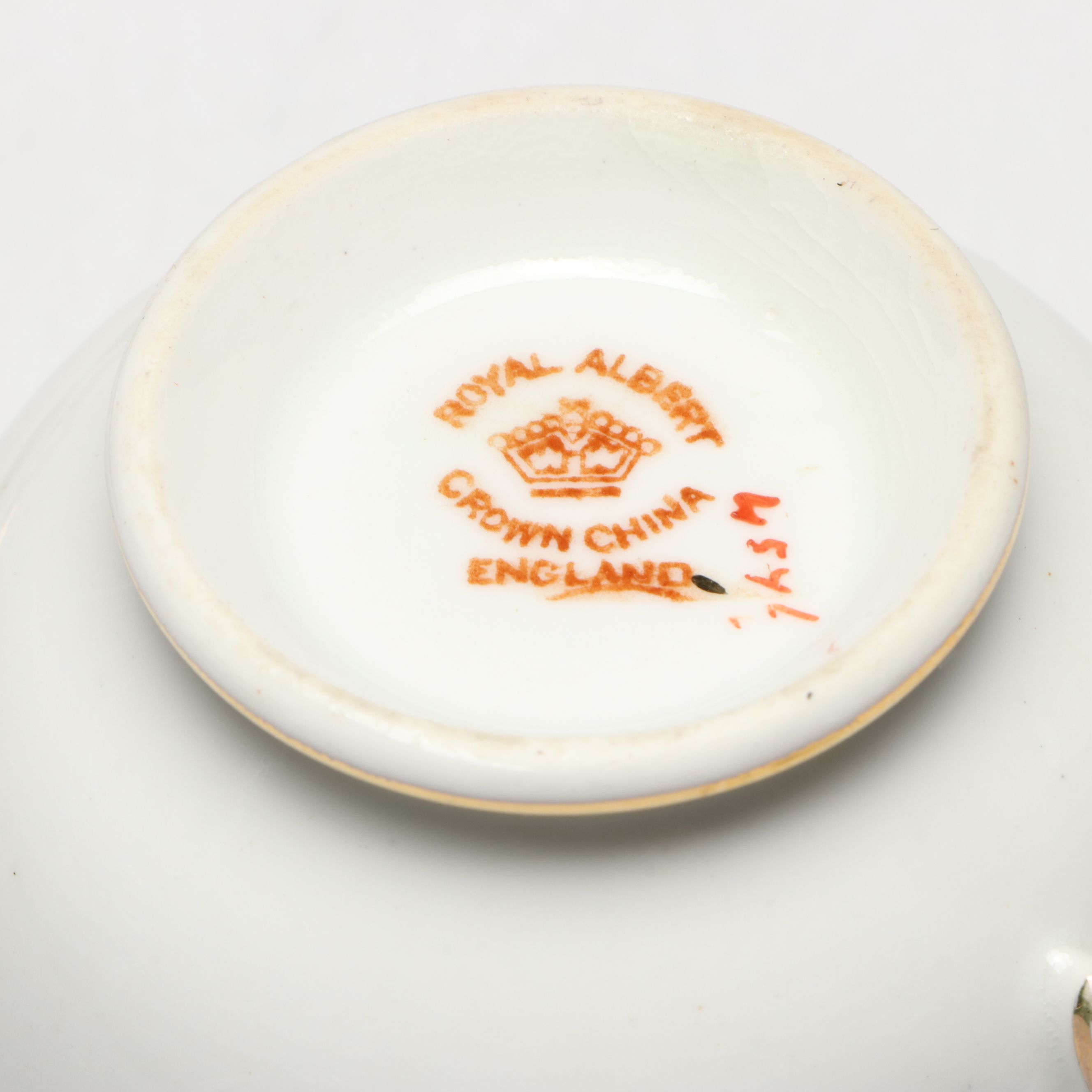 Royal Albert Imari Style Porcelain Cups and Saucers, Early 20th Century