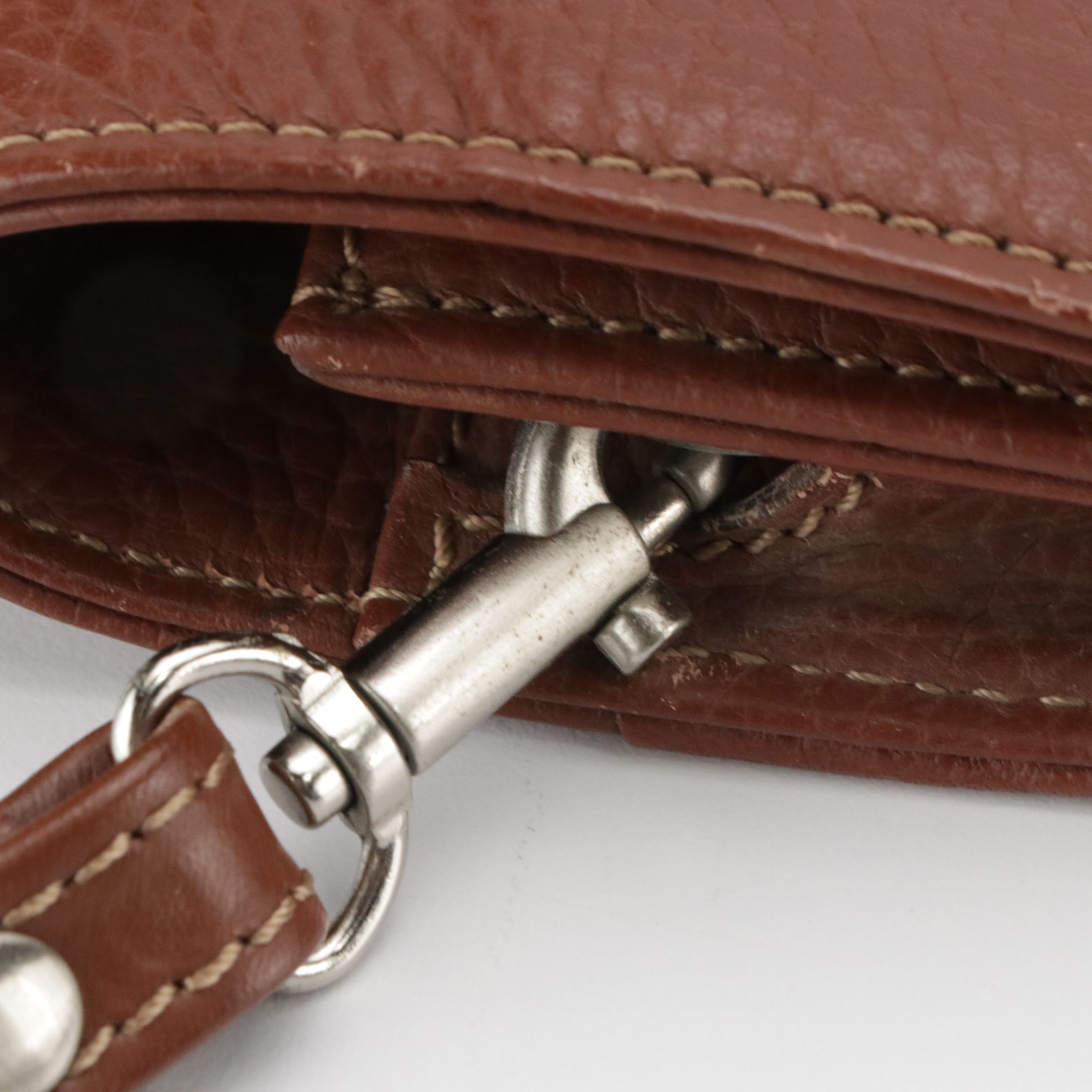 Burberrys Wristlet Clutch in Grained and Smooth Leather