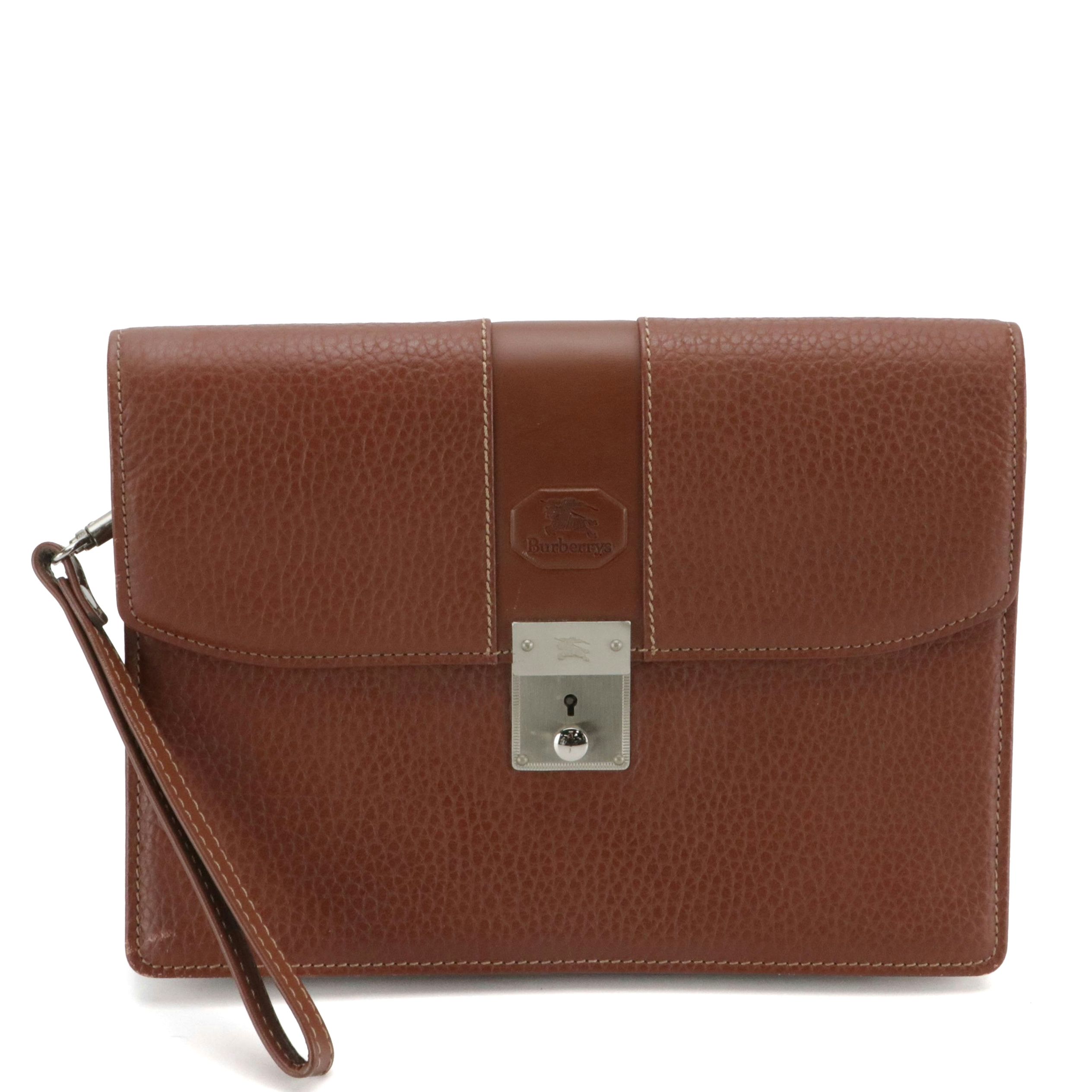 Burberrys Wristlet Clutch in Grained and Smooth Leather