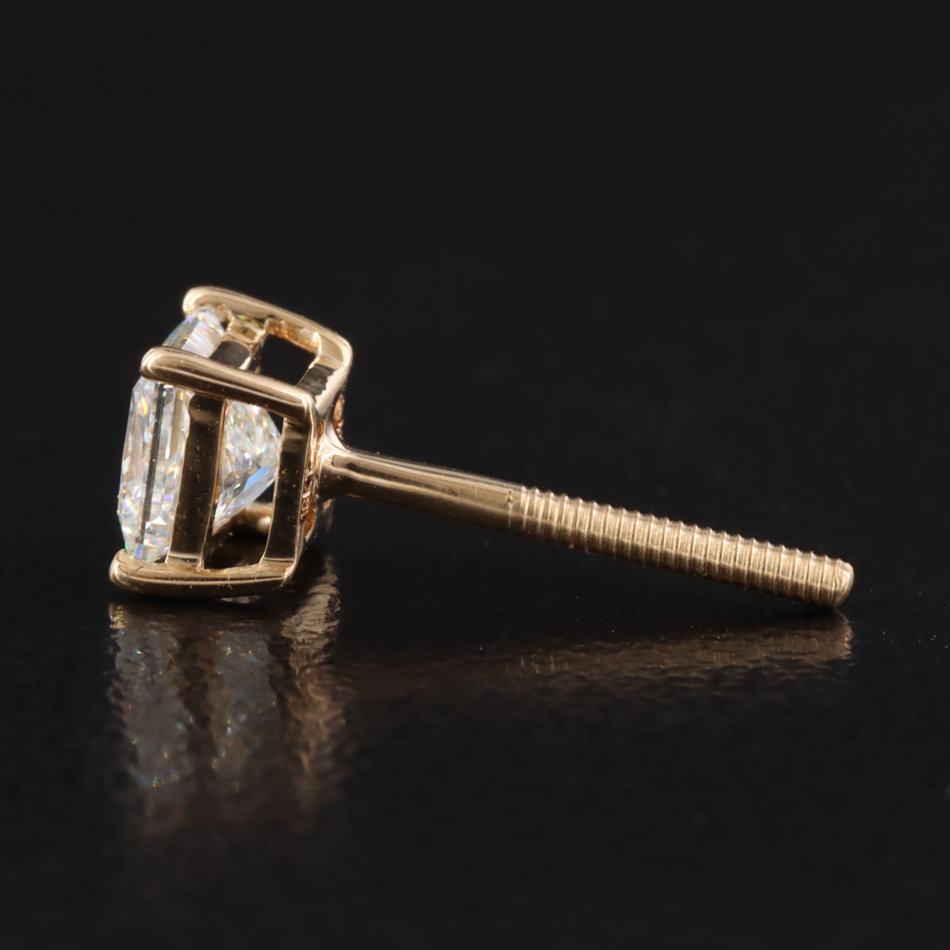 18K 1.00 CT Diamond Stud Earrings with GIA Reports