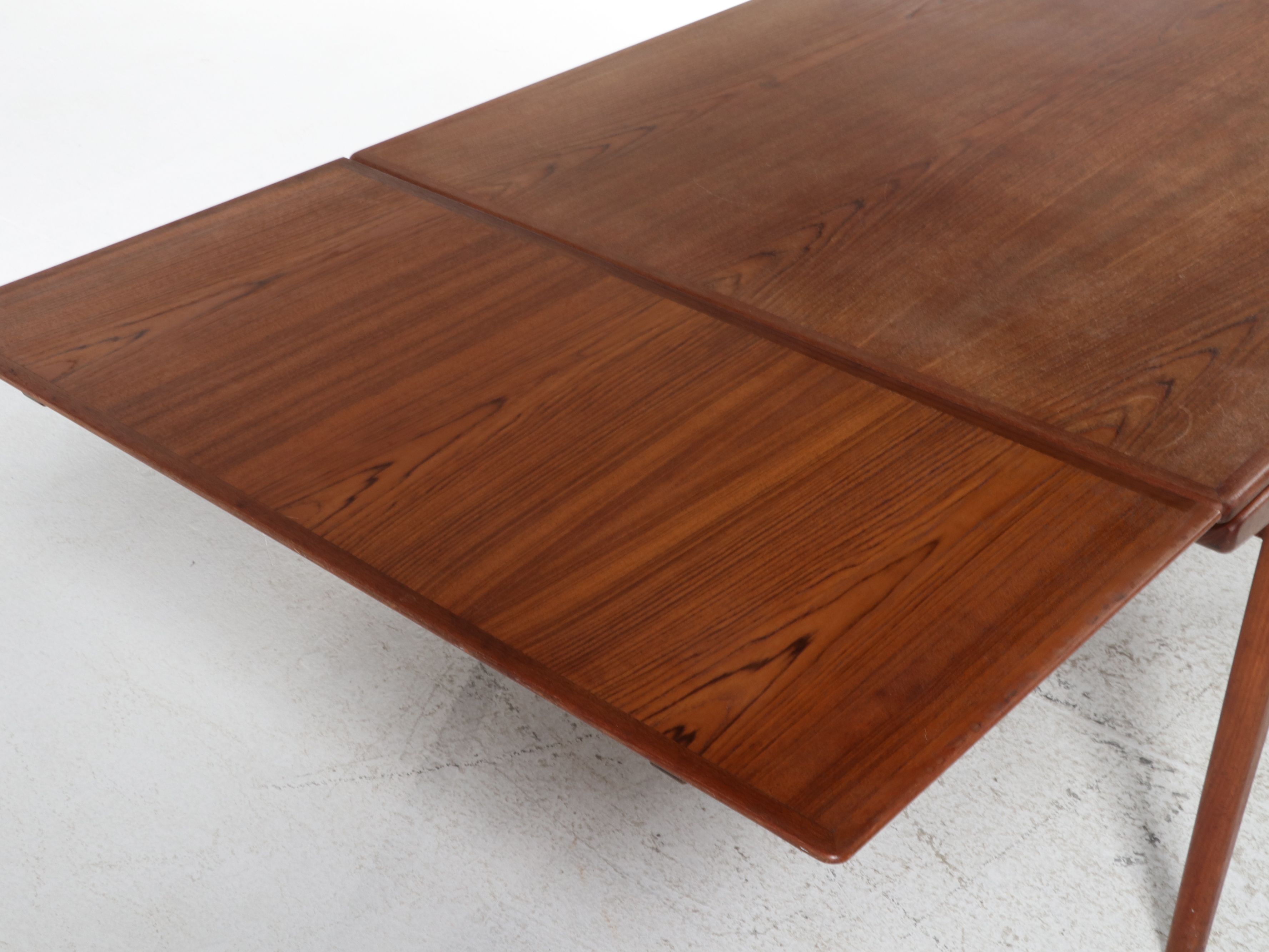 Danish Modern  Style Teak Draw-Leaf Dining Table, Mid to Late 20th Century