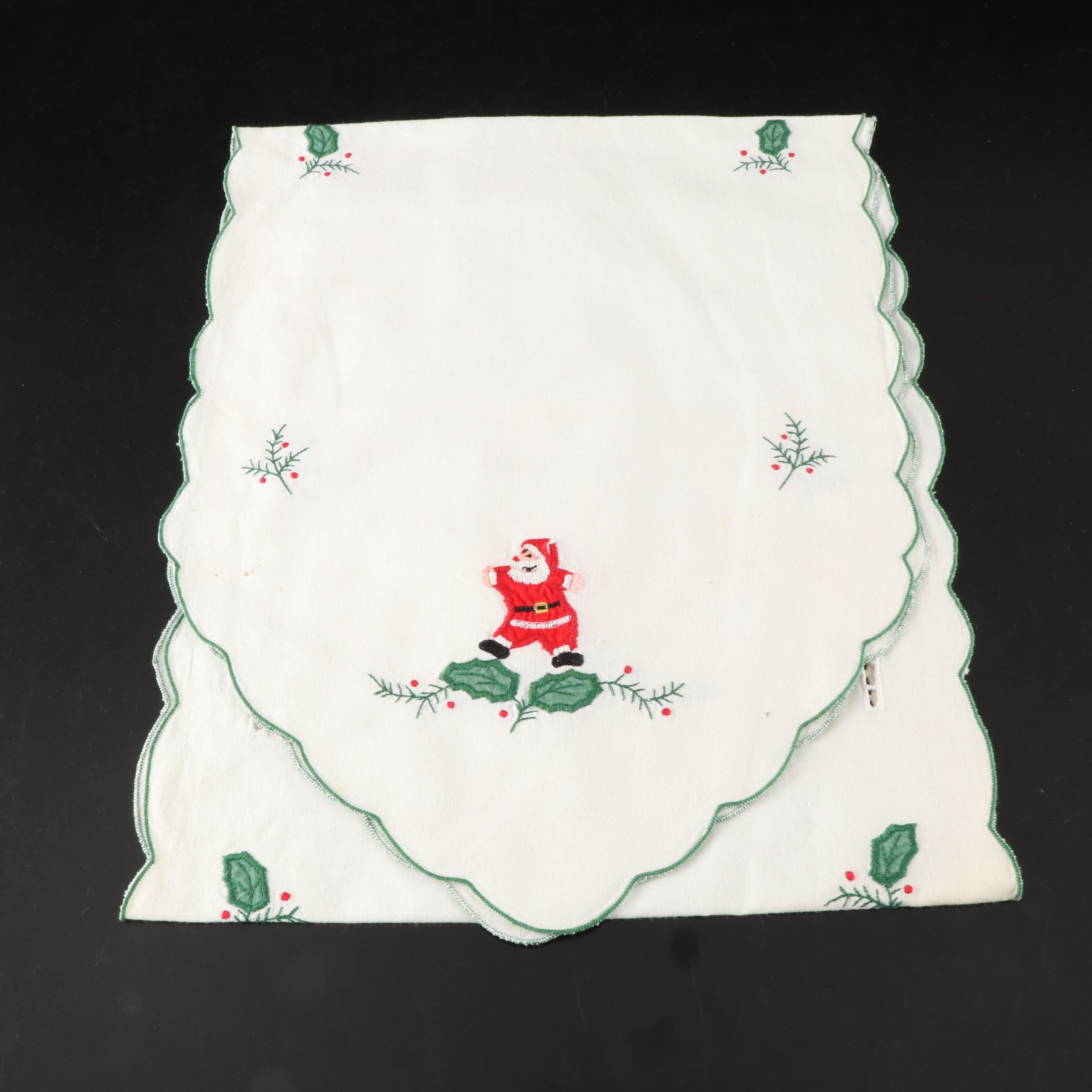 Santa Claus Scallop Edge Table Runner with More Christmas Table Linens