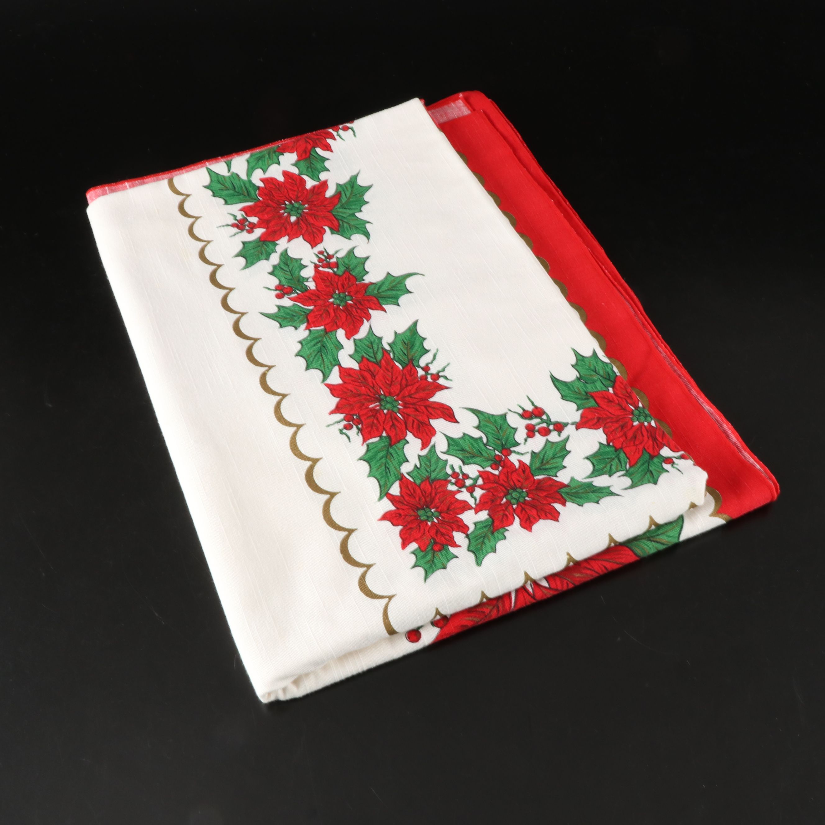 Santa Claus Scallop Edge Table Runner with More Christmas Table Linens