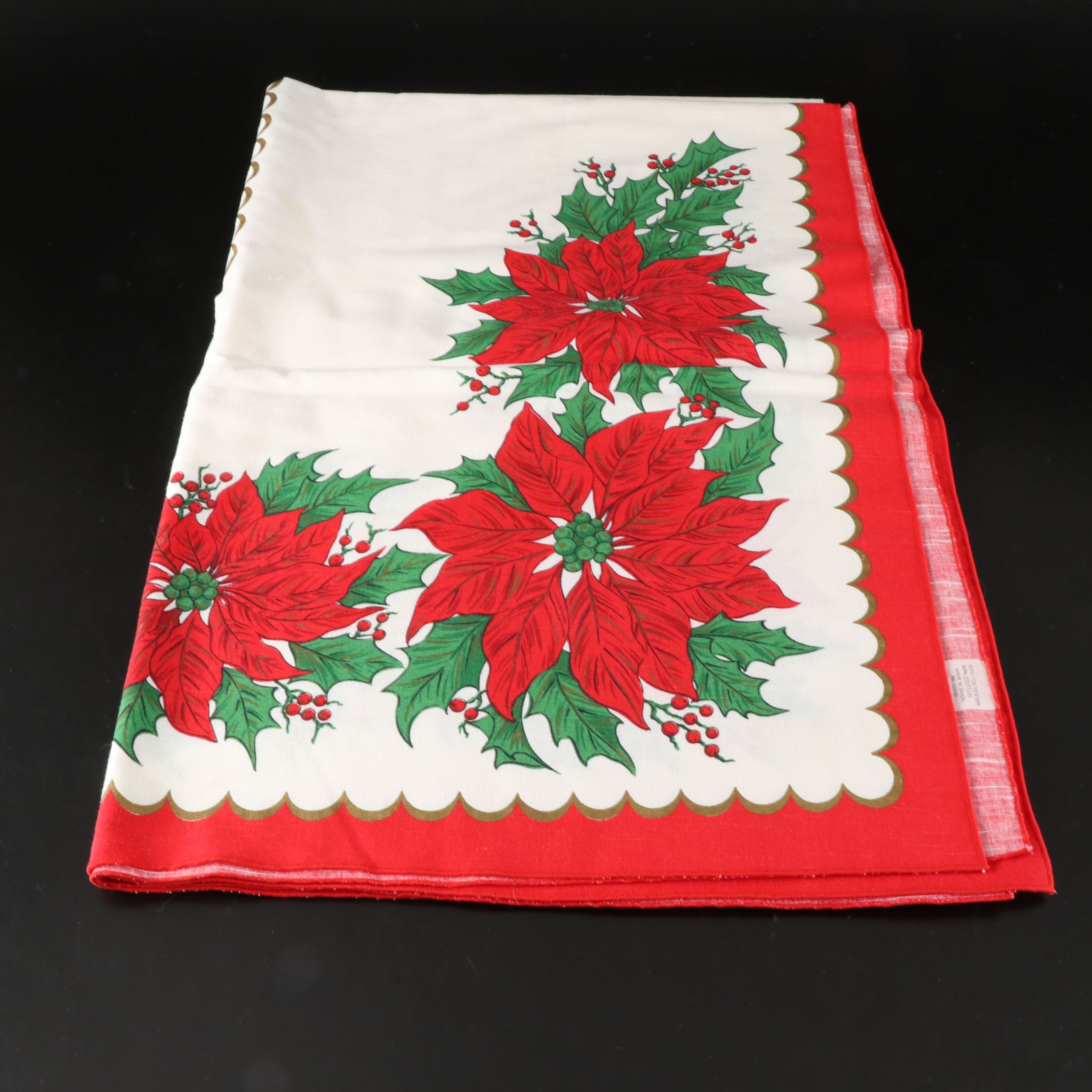 Santa Claus Scallop Edge Table Runner with More Christmas Table Linens