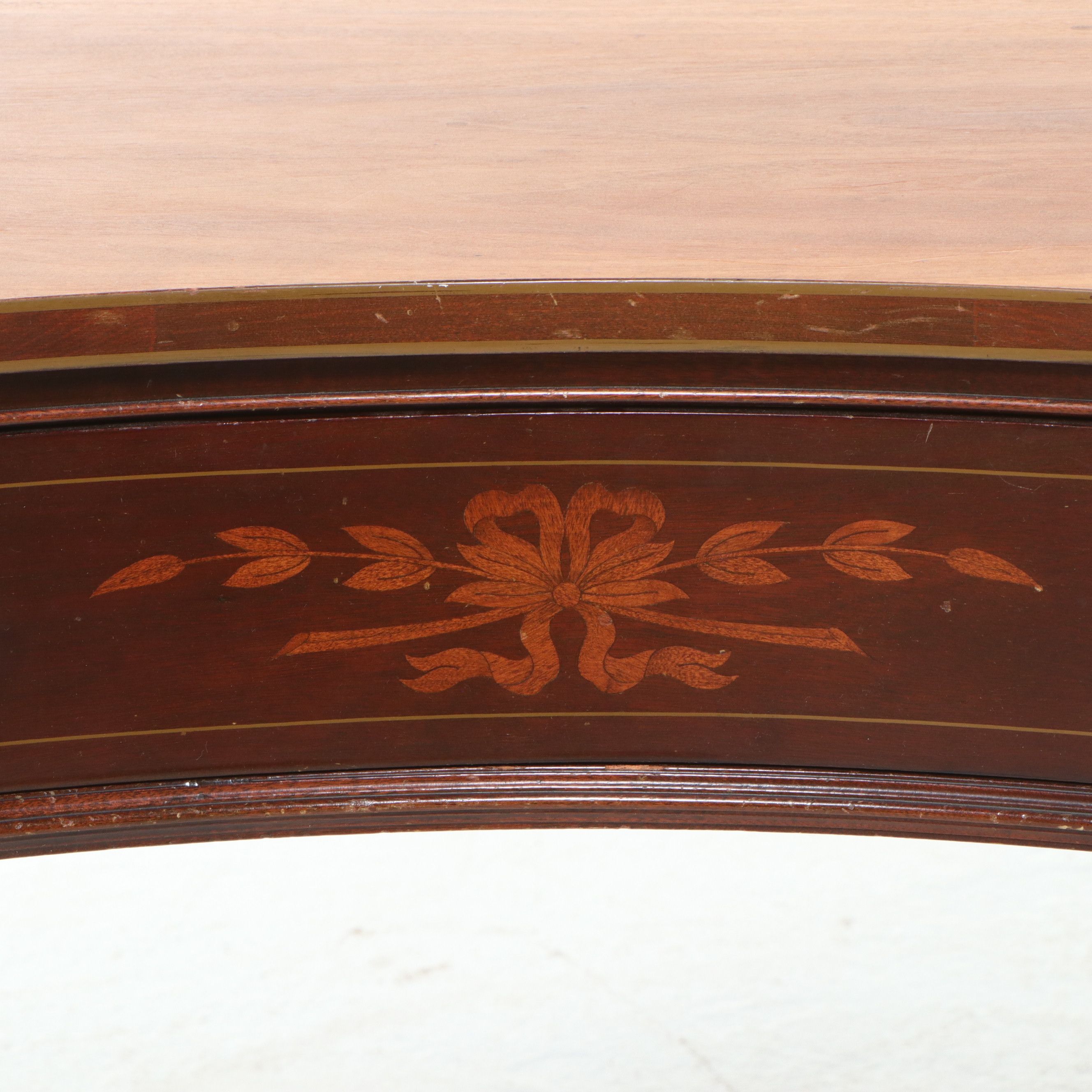 Hepplewhite Style Inlaid Mahogany Kidney-Shaped Desk, Mid-20th Century