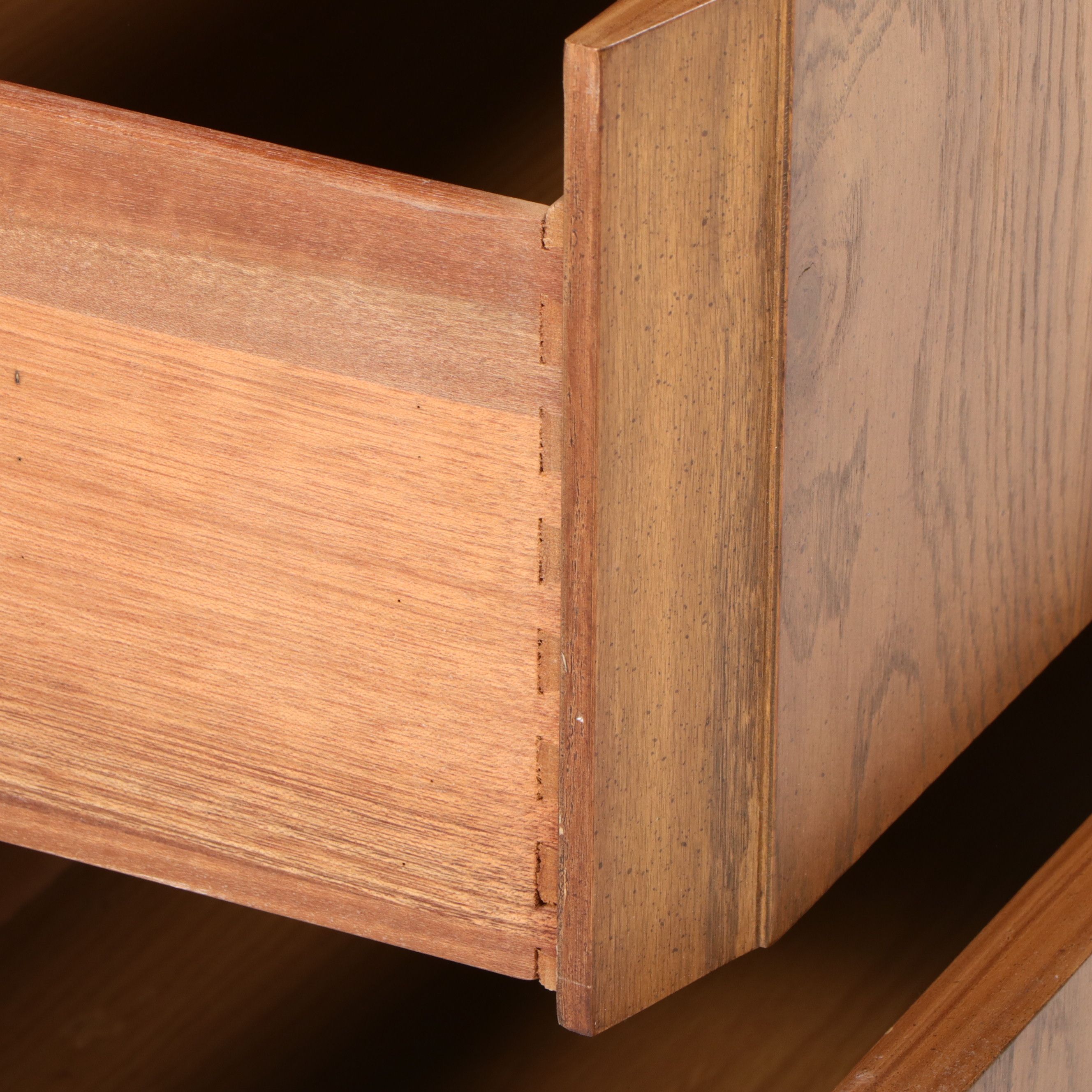 Huntley by Thomasville MCM Style Chest of Drawers, 1977