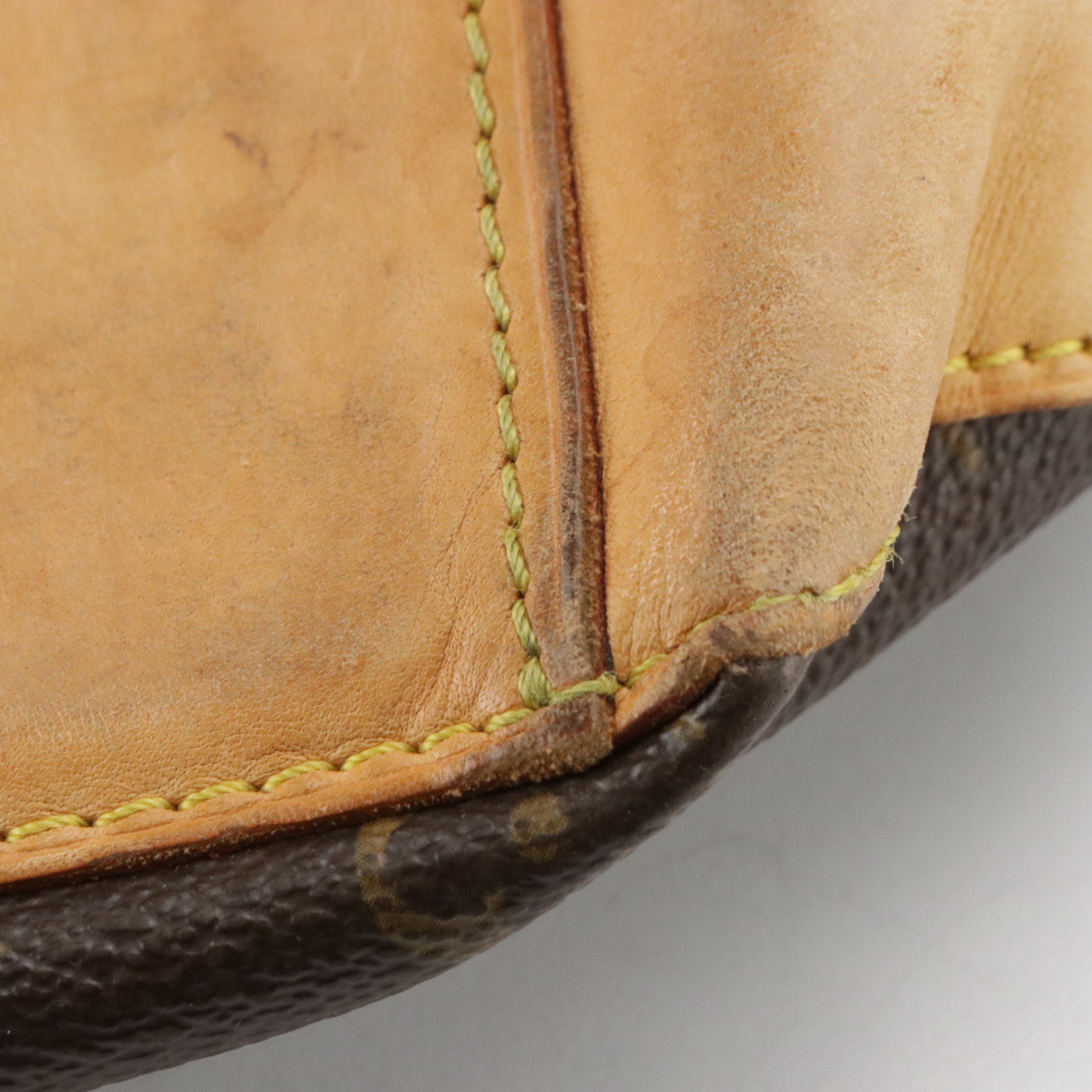 Louis Vuitton Cabas Mezzo Tote Bag in Monogram Canvas and Vachetta Leather