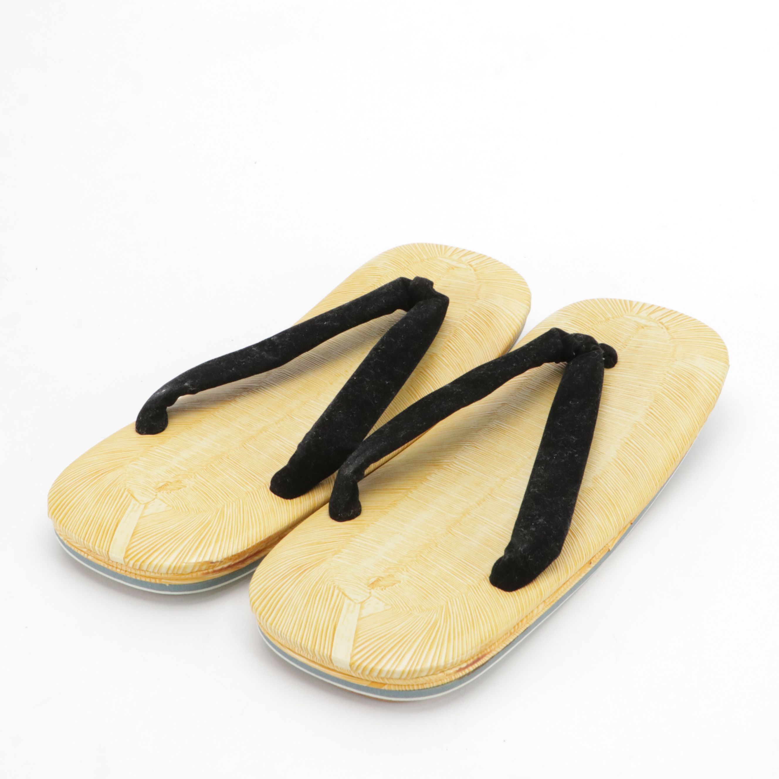 Japanese Zori Style Sandals in Lacquered Wood