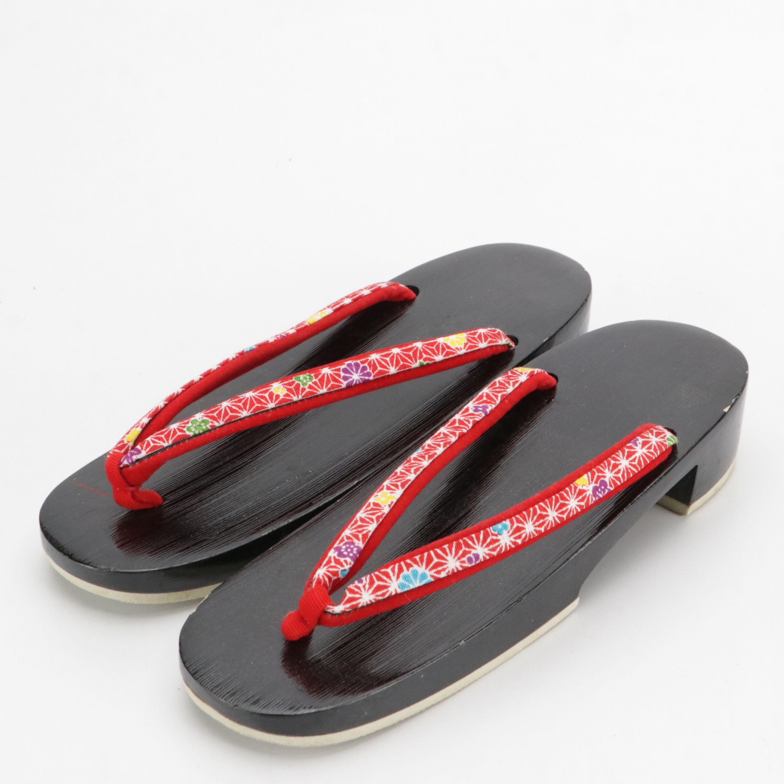 Japanese Zori Style Sandals in Lacquered Wood