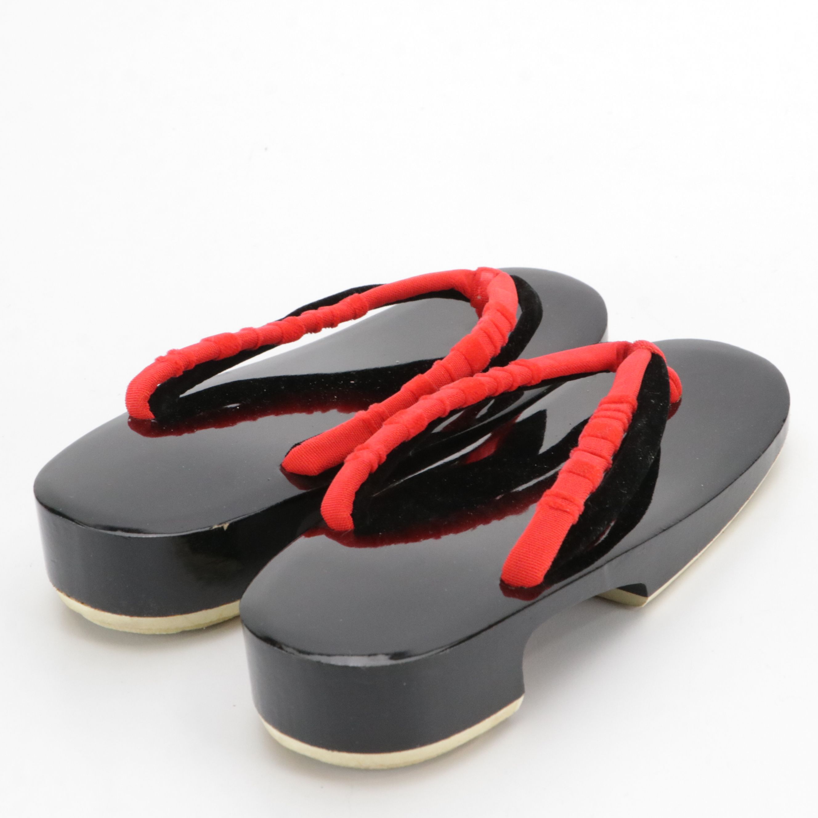 Japanese Zori Style Sandals in Lacquered Wood