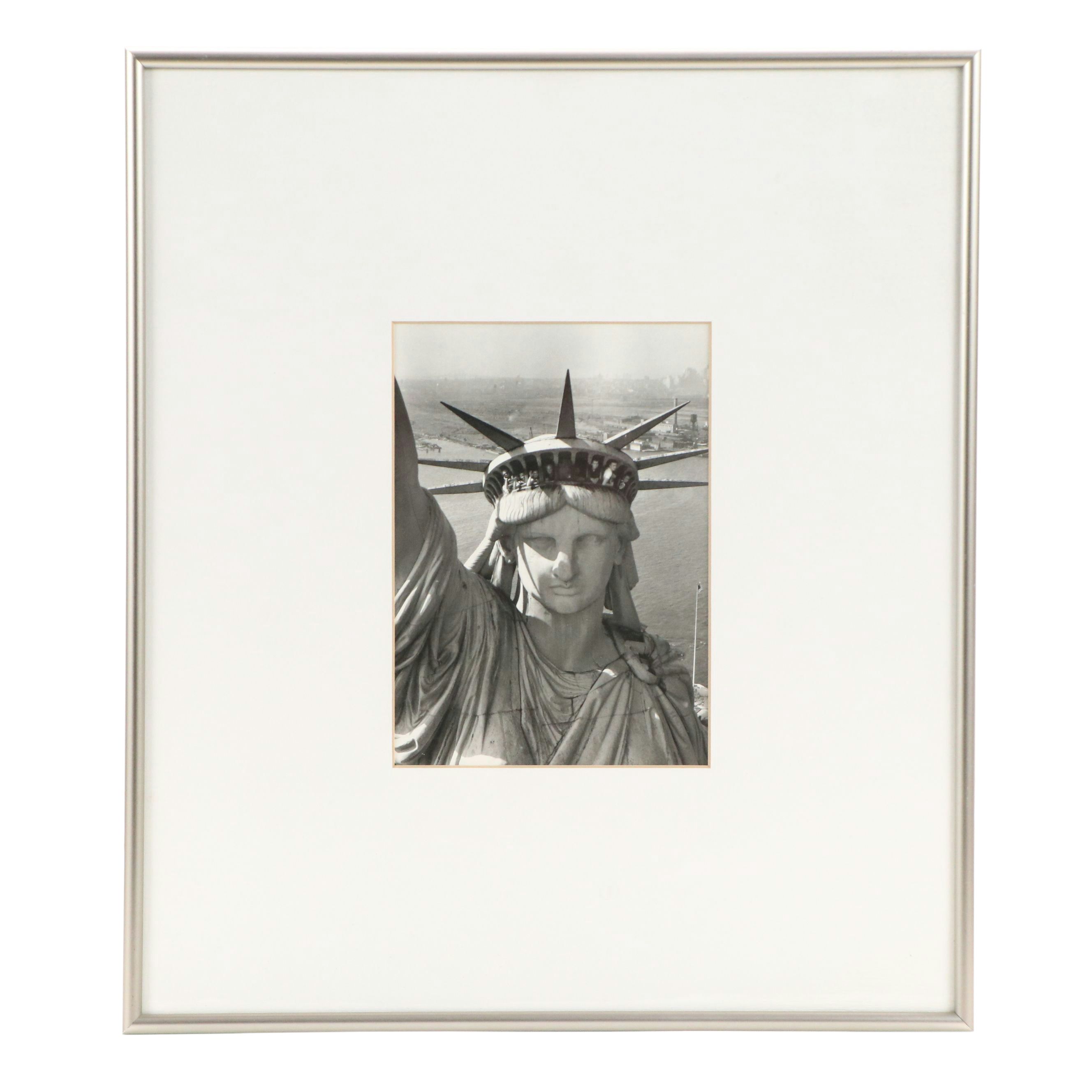 Halftone Reproductions of Historical LIFE Magazine Photos