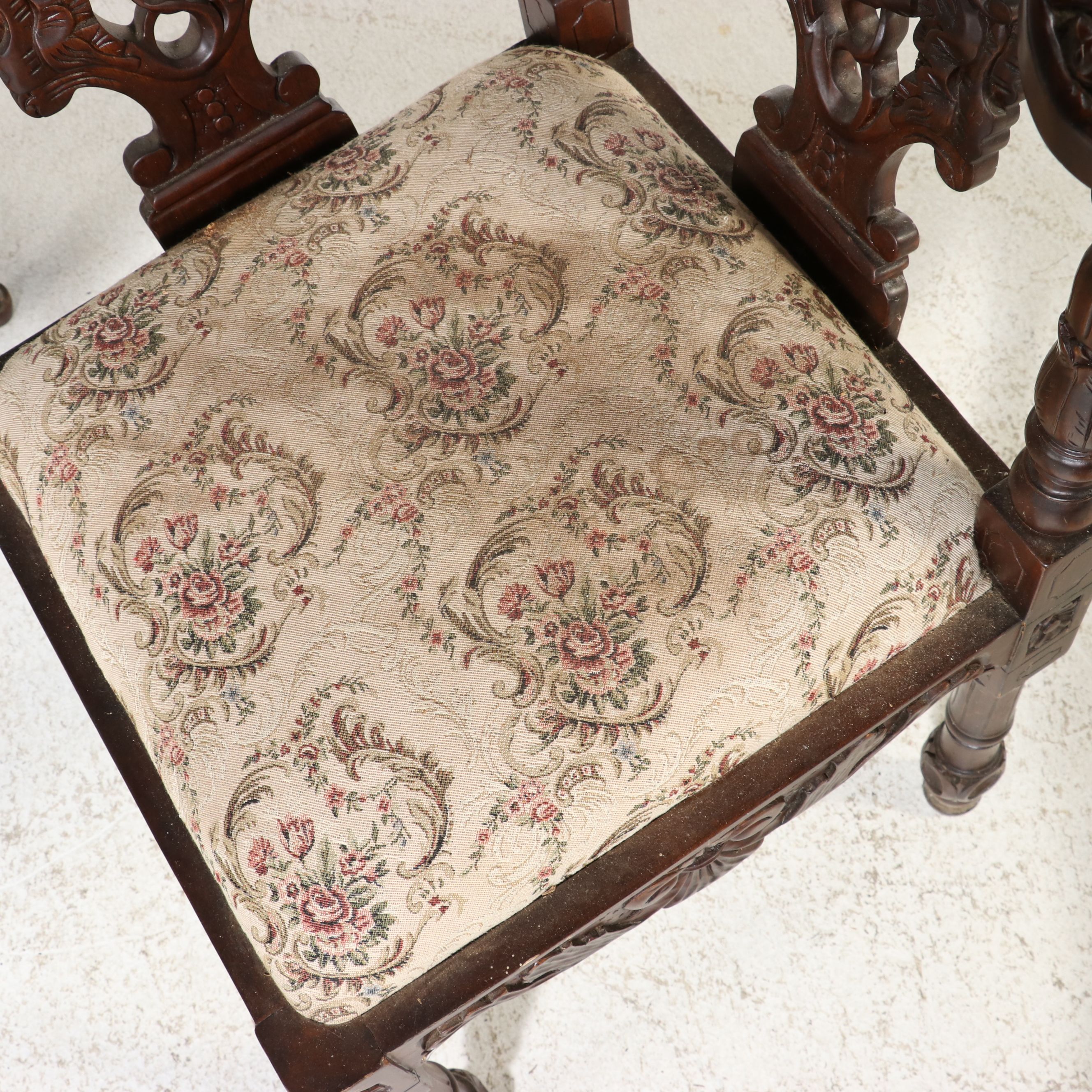 Victorian Carved Mahogany Tête-à-Tête