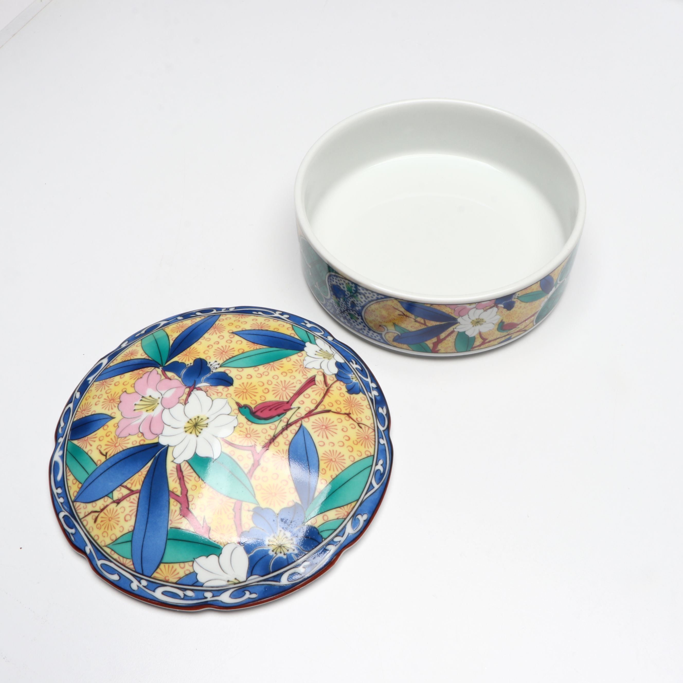 Otagiri Porcelain Flower Bowls with More Japanese Tableware, Mid to Late 20th C.