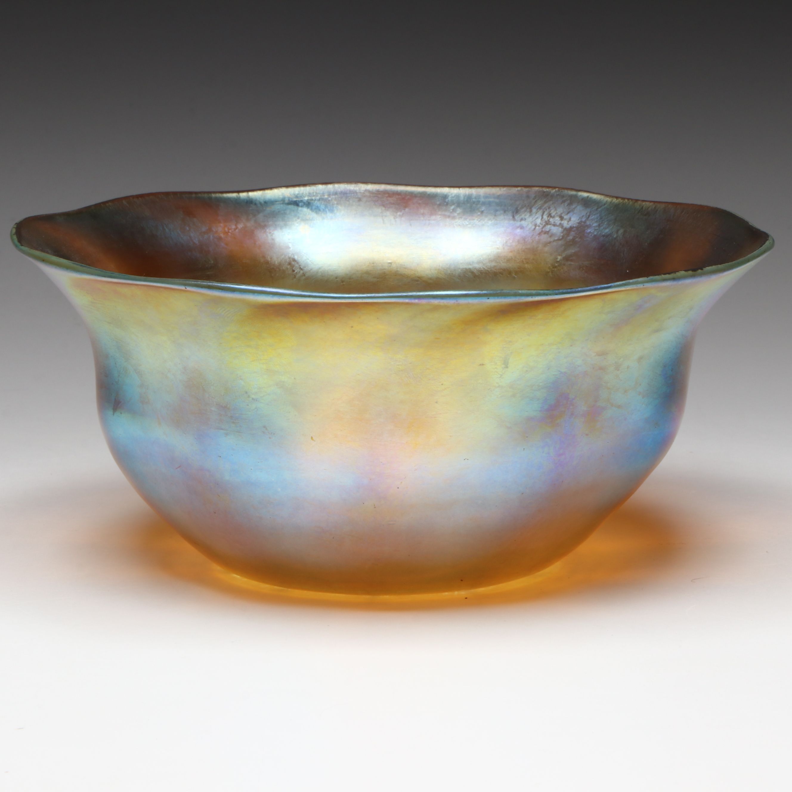 Louis Comfort Tiffany Favrile Glass Bowl, Early 20th Century