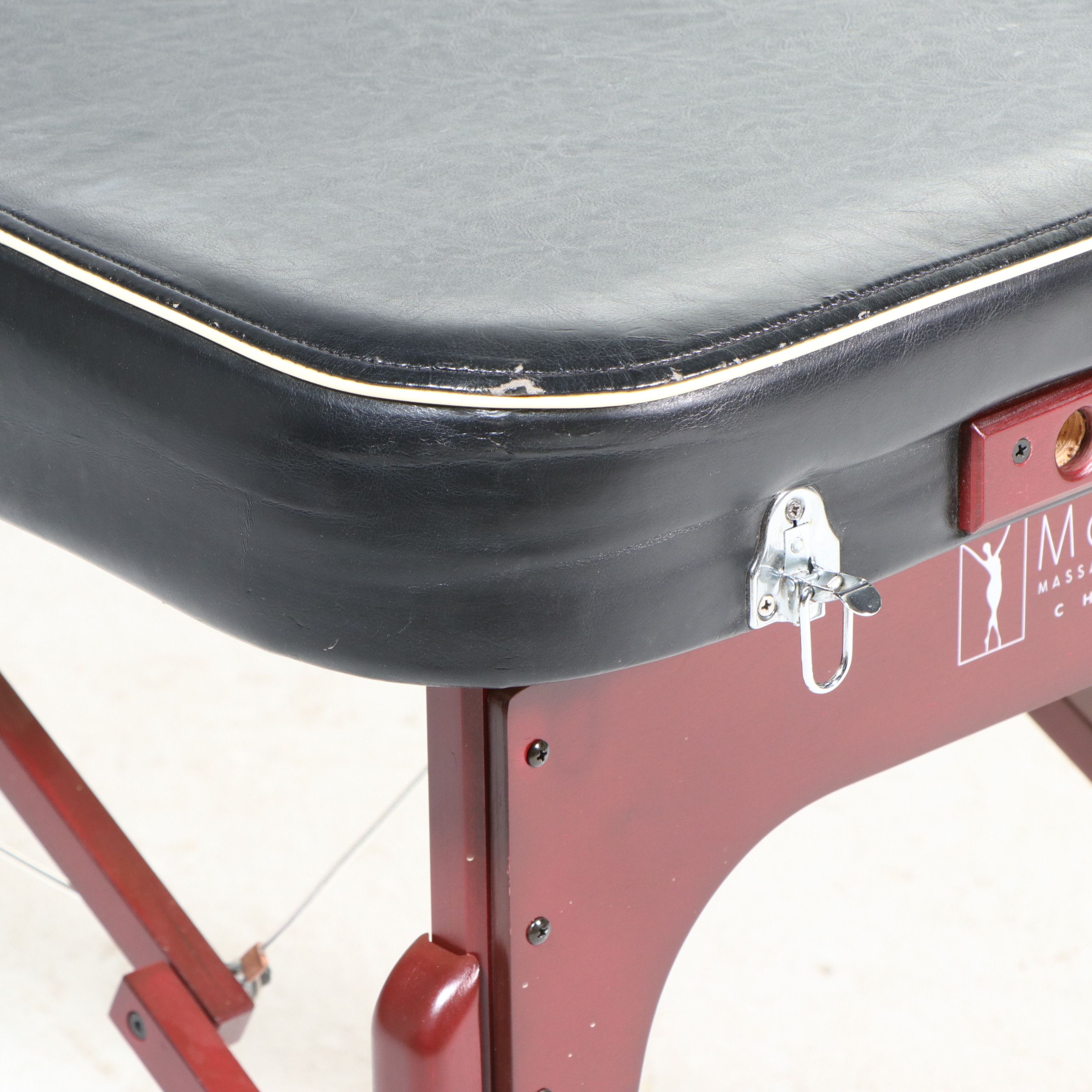 Master Massage Equipment Portable Folding Massage Table