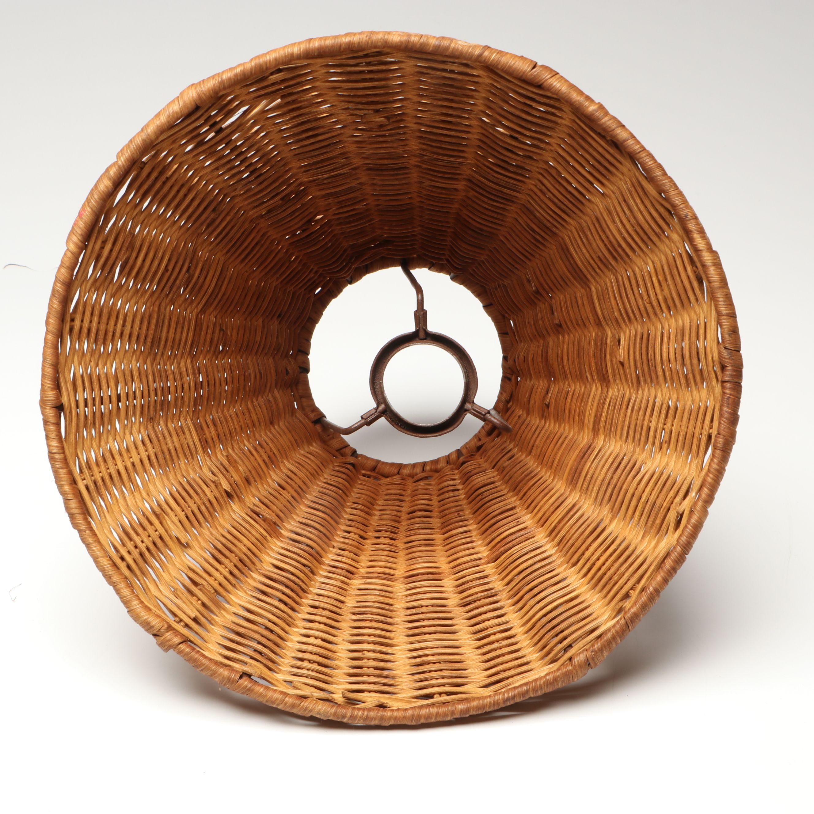 Rustic Wicker Shade Table Lamp with Hunting Dog Bookend Pair