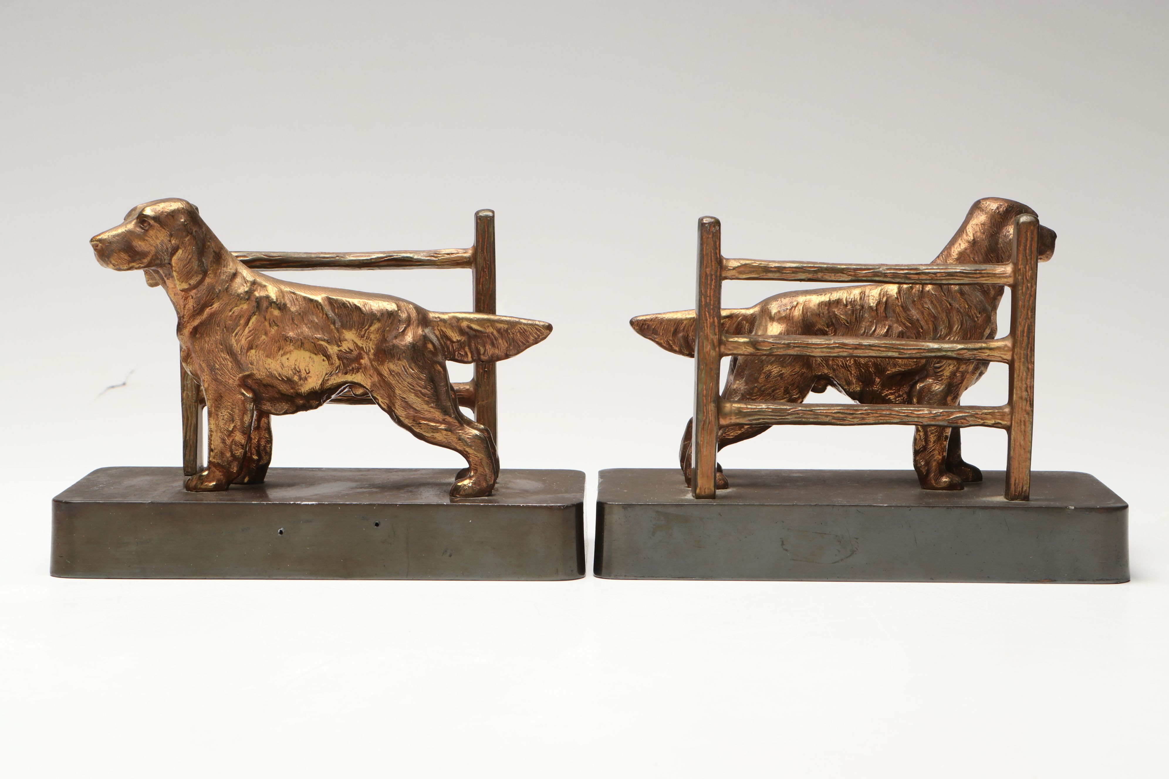 Rustic Wicker Shade Table Lamp with Hunting Dog Bookend Pair