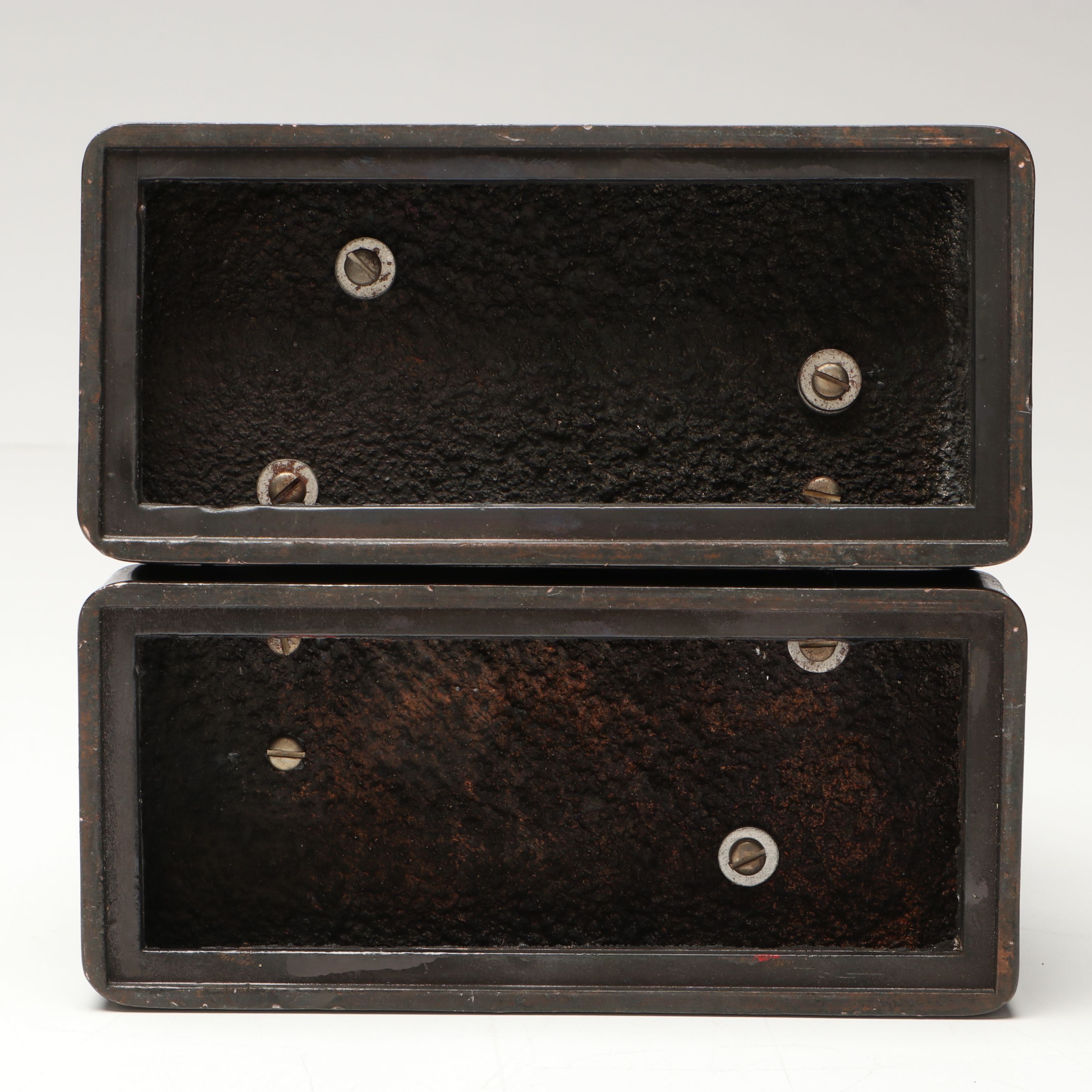 Rustic Wicker Shade Table Lamp with Hunting Dog Bookend Pair