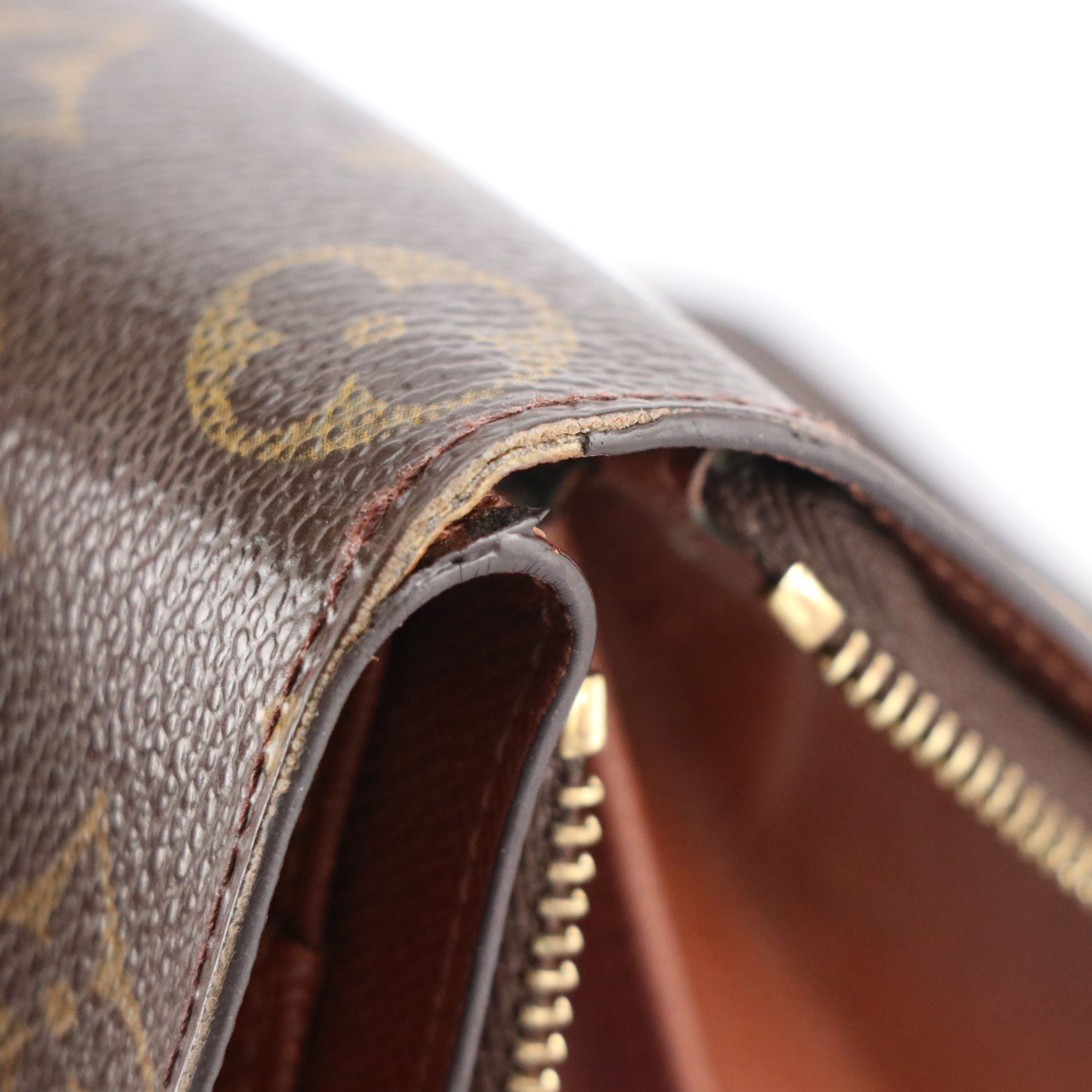 Louis Vuitton Compact Zippé Wallet in Monogram Canvas