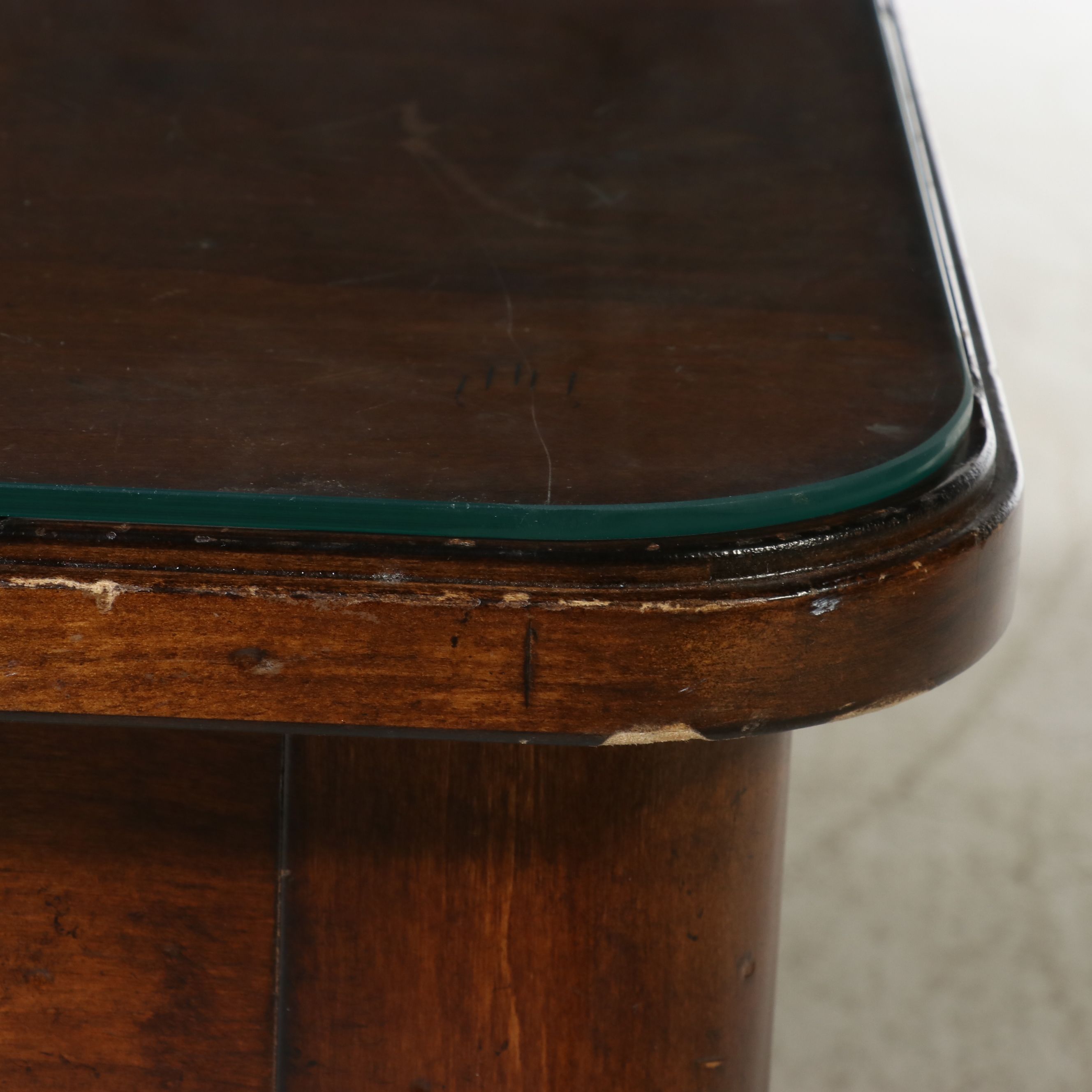 Hooker Furniture Traditional Style Wooden Coffee Table with Glass Top