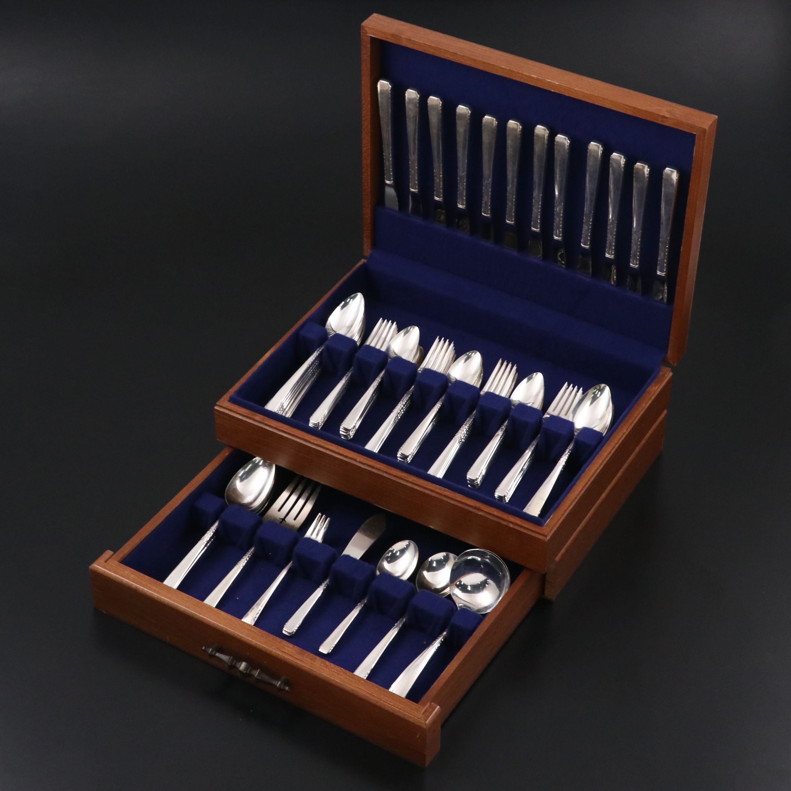 Oneida "Brookwood-Banbury" Silver Plate Flatware with Case, Late 20th Century