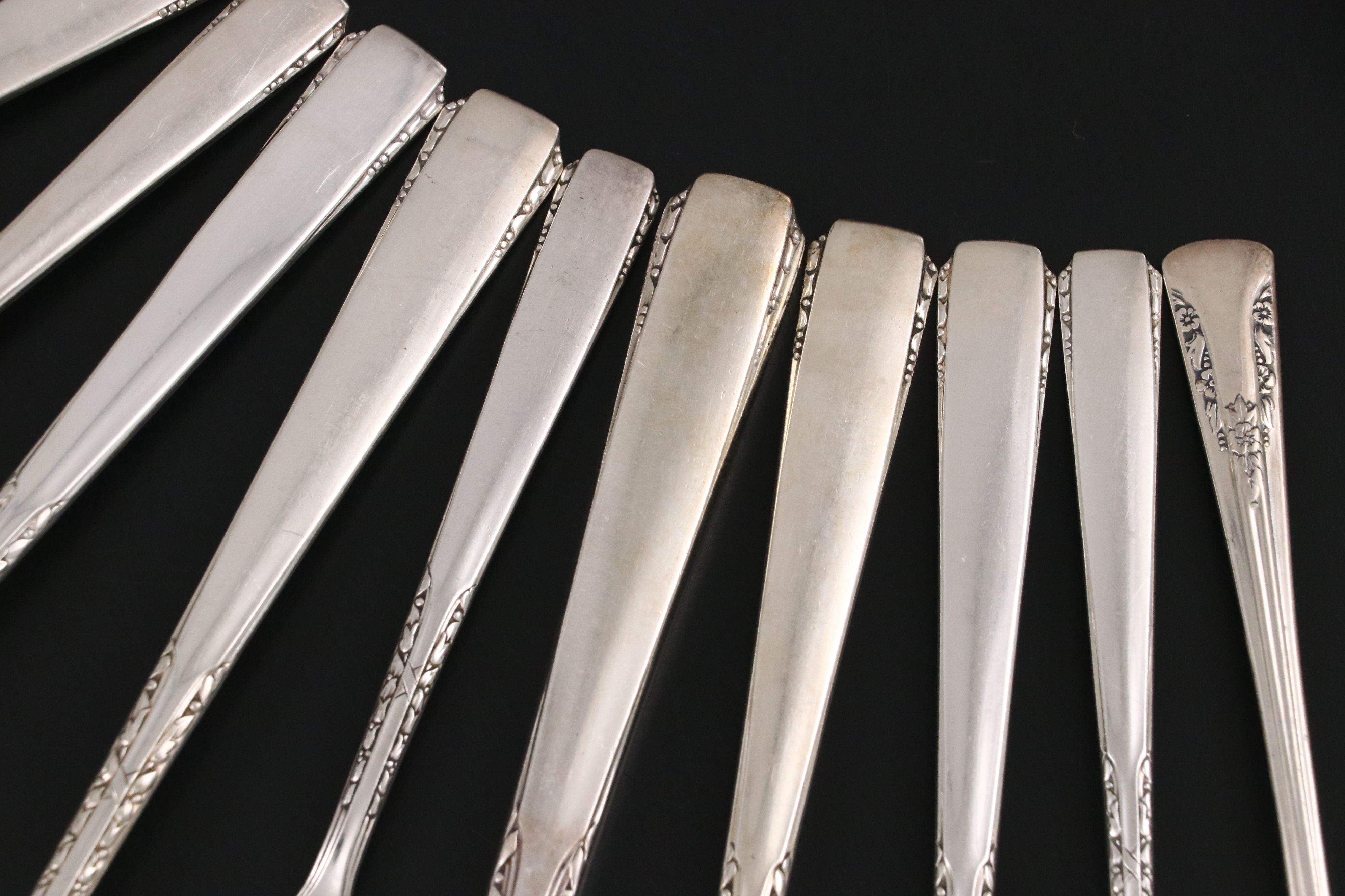 Oneida "Brookwood-Banbury" Silver Plate Flatware with Case, Late 20th Century