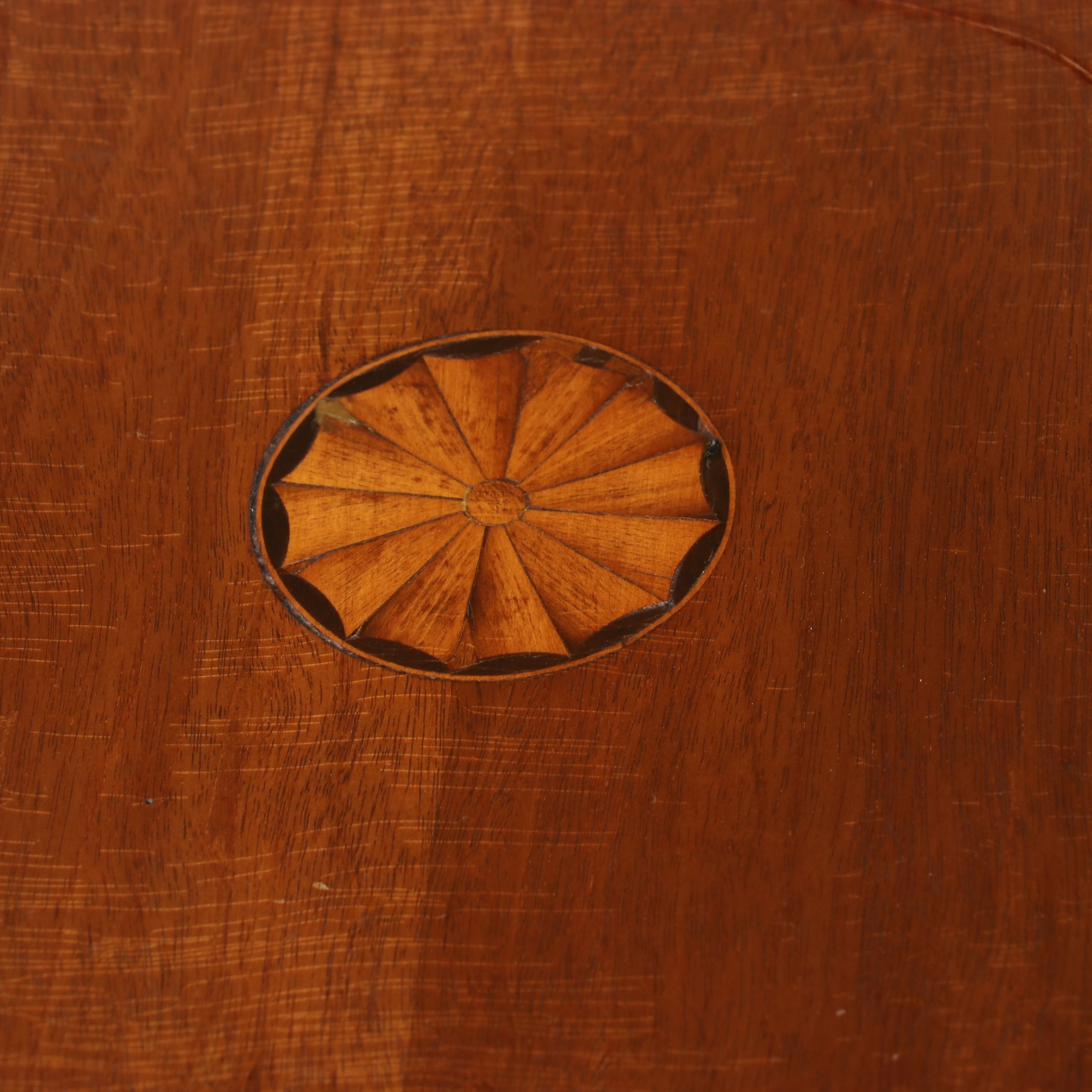 Chippendale Mahogany Inlaid Tilt-Top Candlestand, 19th Century
