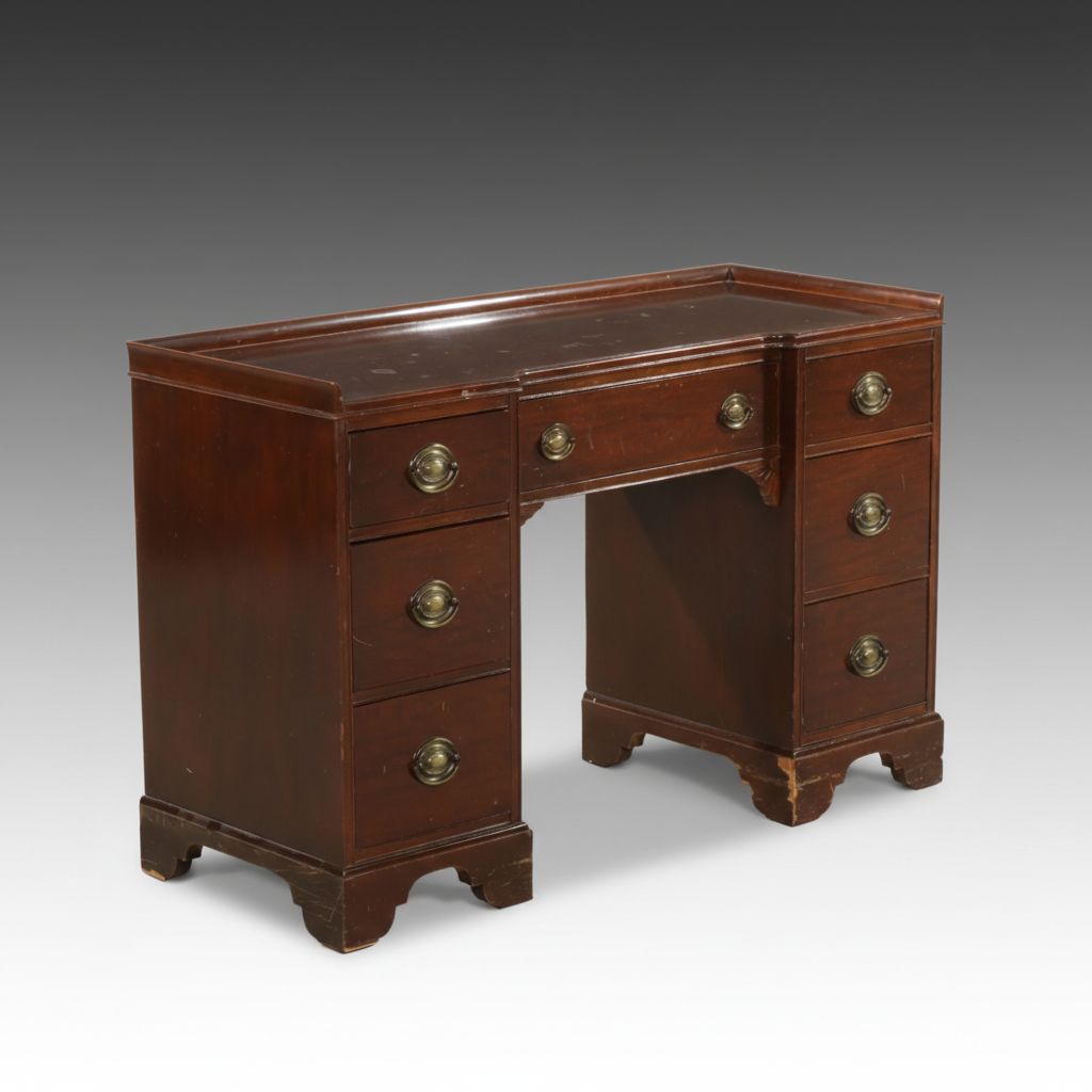Mahogany Kneehole Desk, Early to Mid 20th Century