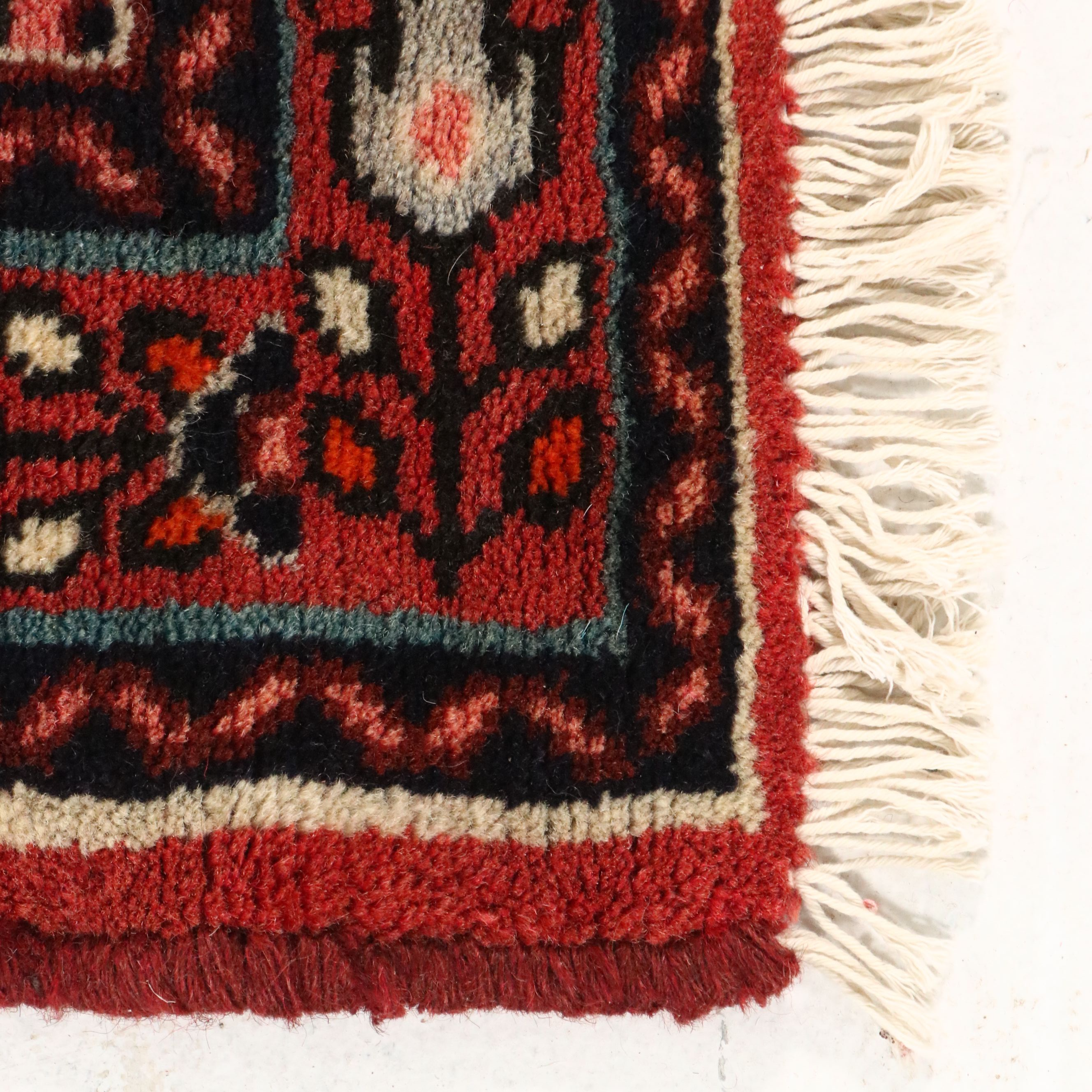 3'4 x 4'10 Hand-Knotted Persian Hamadan Accent Rug