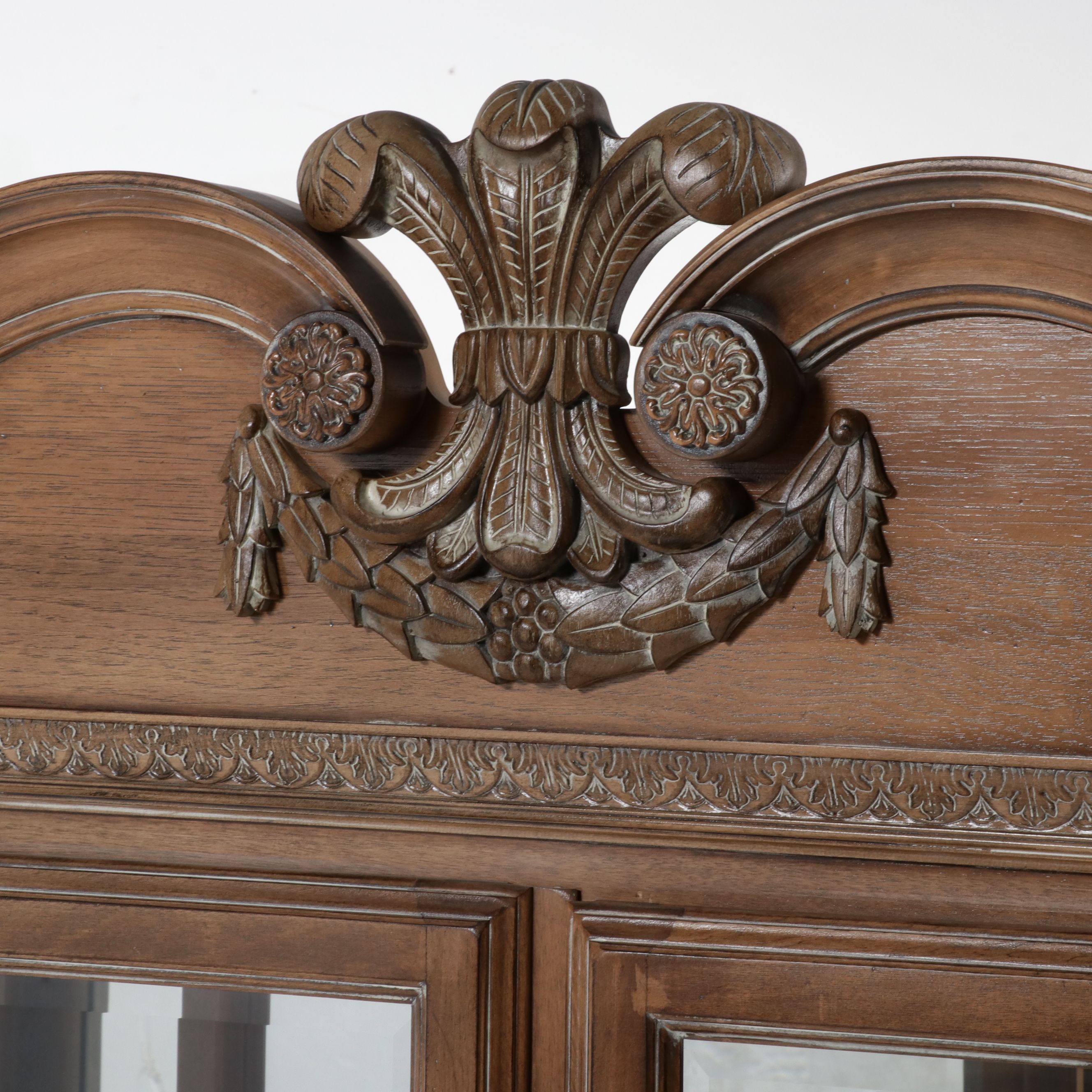 Lexington Furniture "Palmer Home" Collection China Cabinet