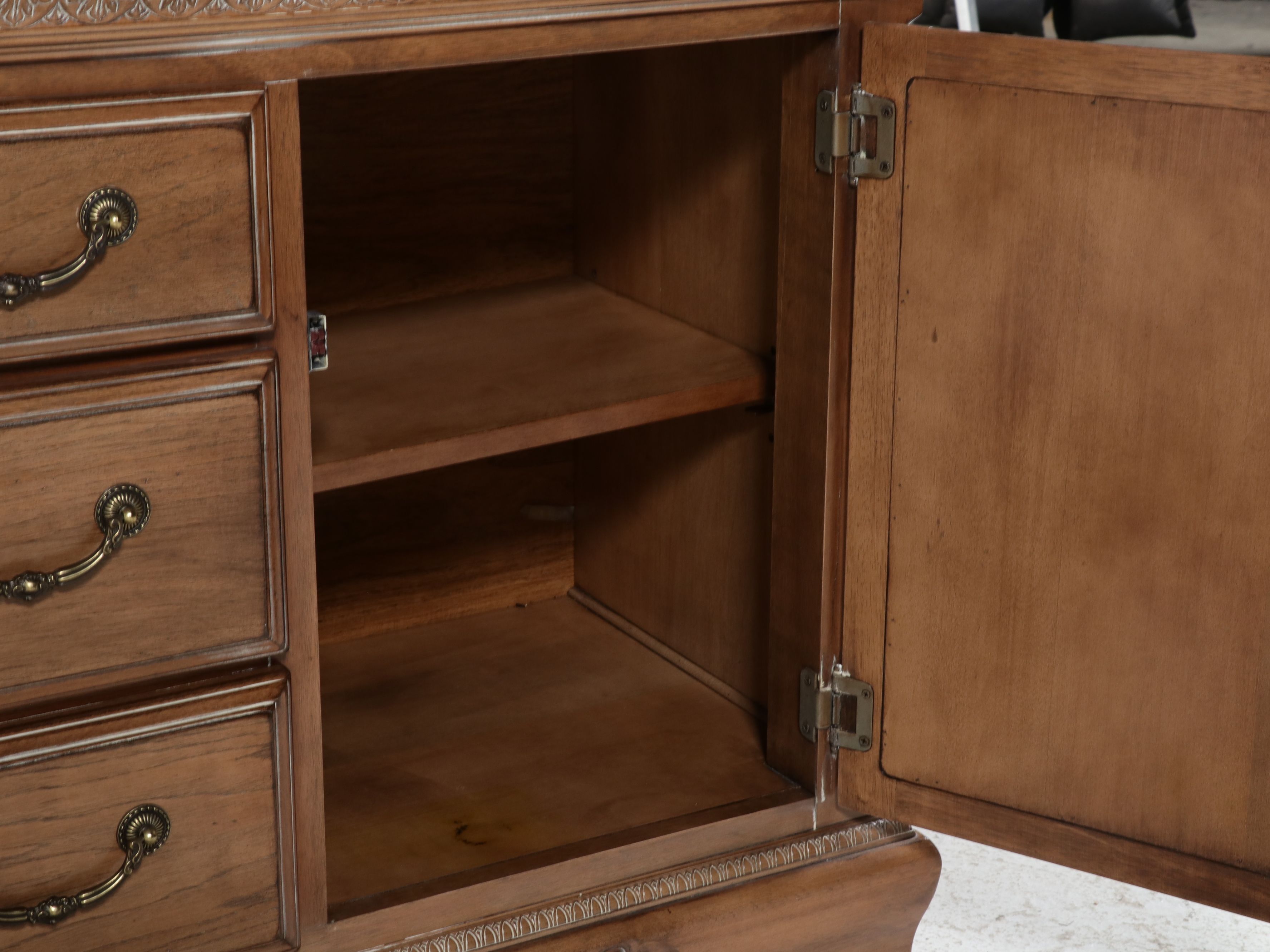 Lexington Furniture "Palmer Home" Collection China Cabinet