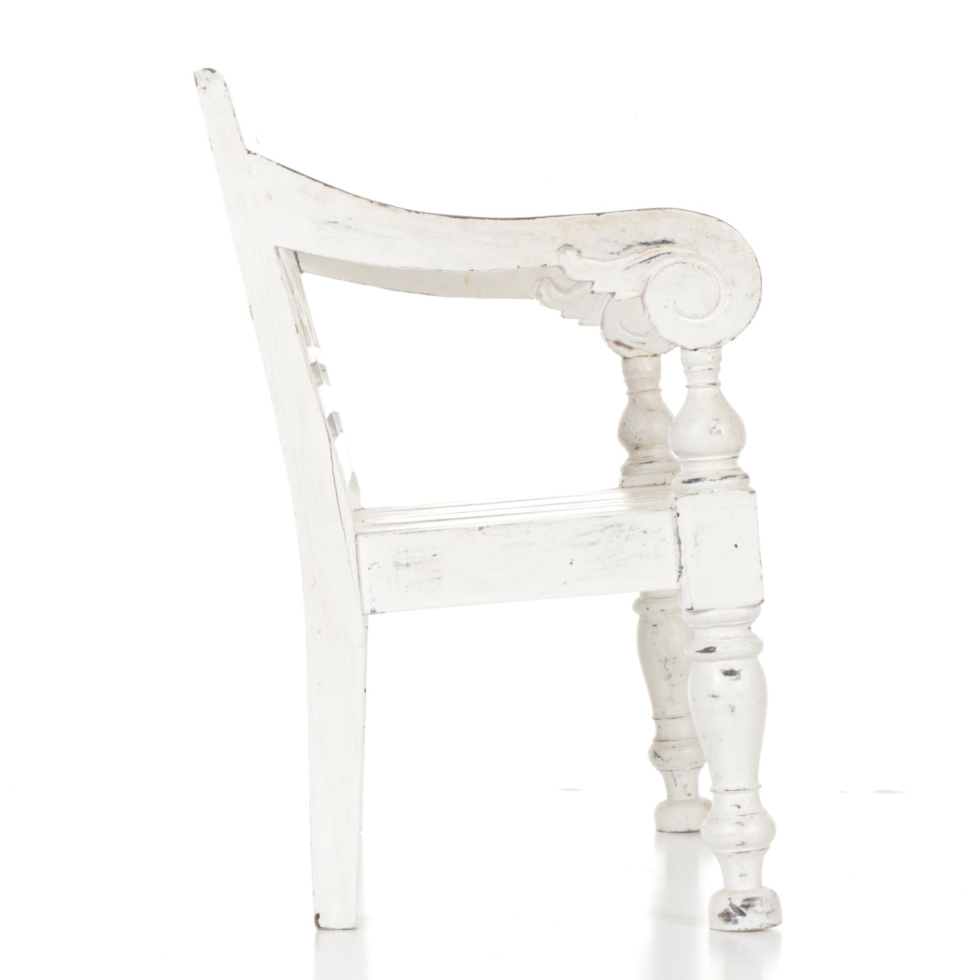 White Miniature Farmhouse Bench with Flower Cut-Out Motif