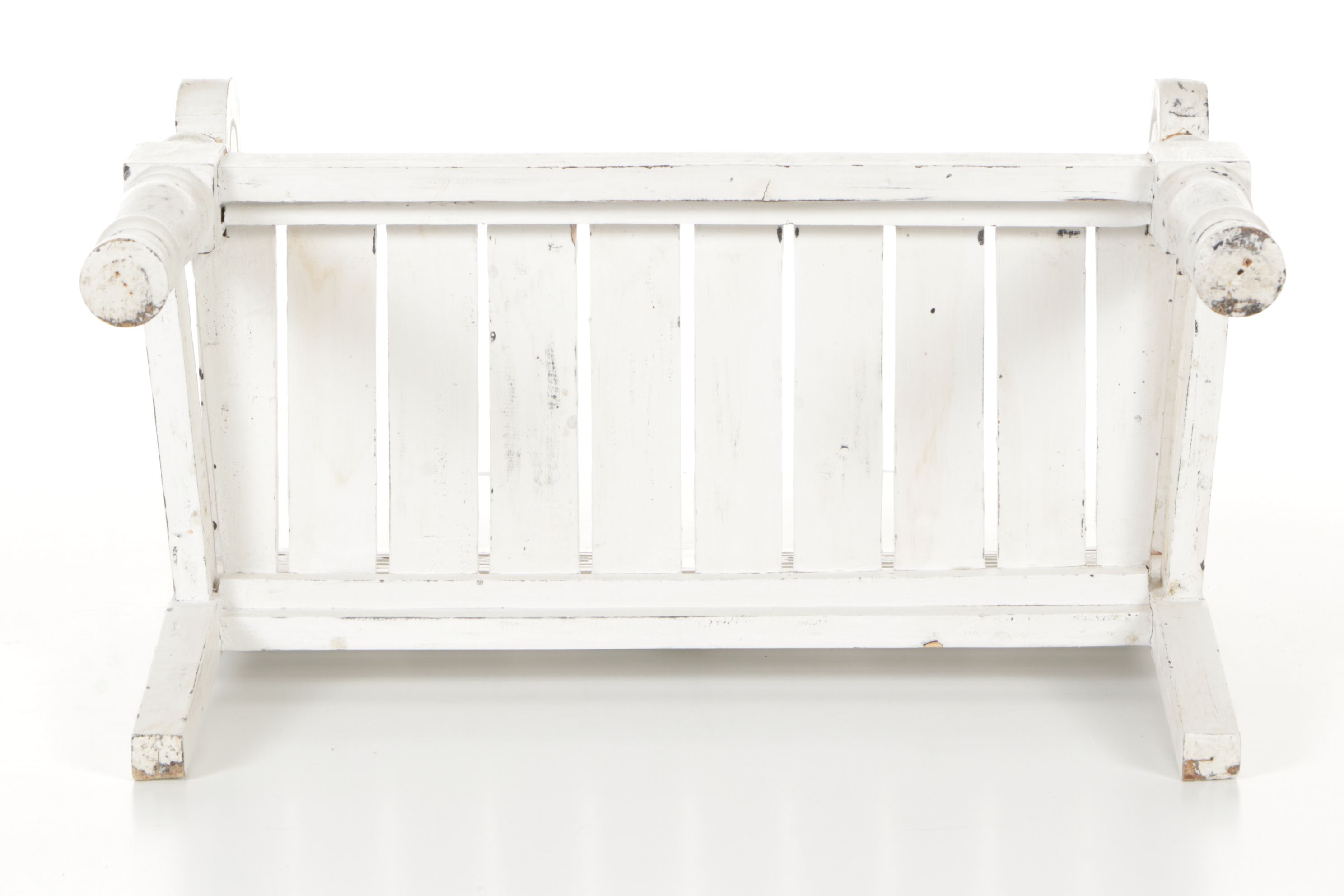 White Miniature Farmhouse Bench with Flower Cut-Out Motif