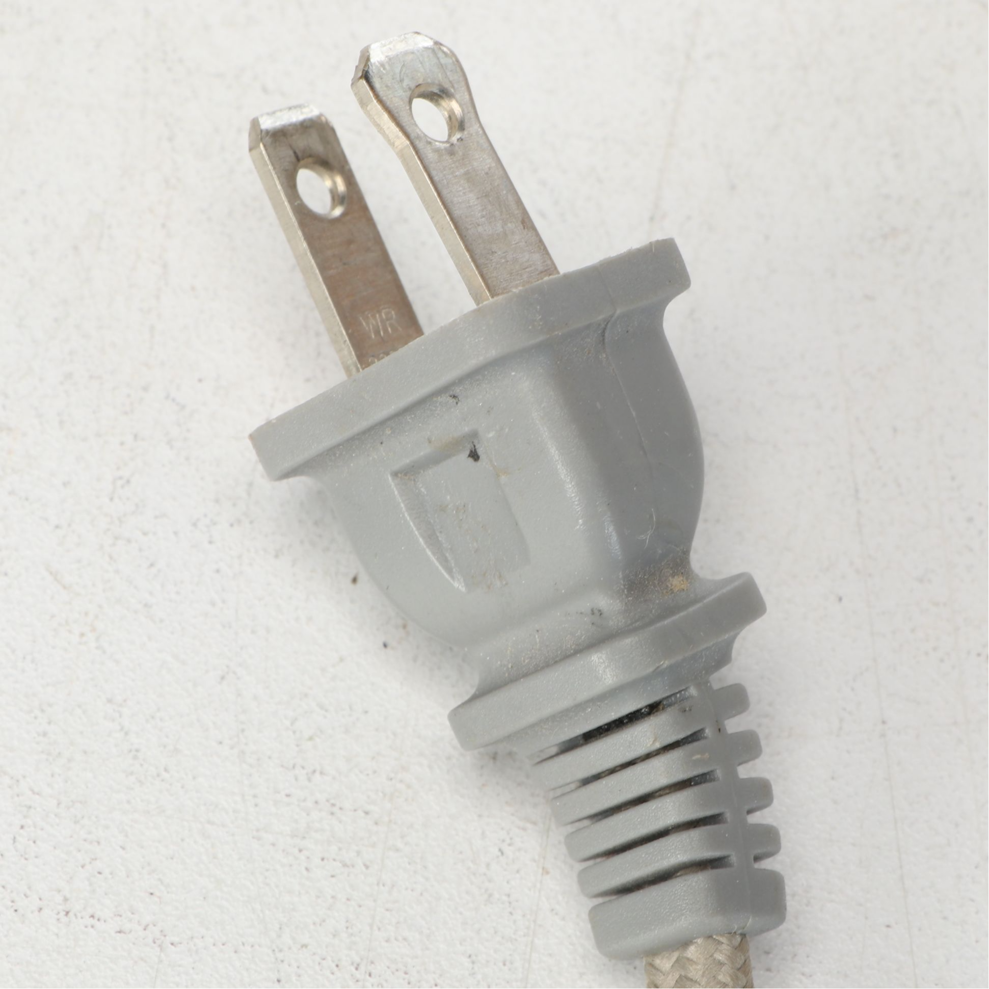 Safavieh Andino Gilt Wood Table Lamps with Slubbed Cotton Drum Shades