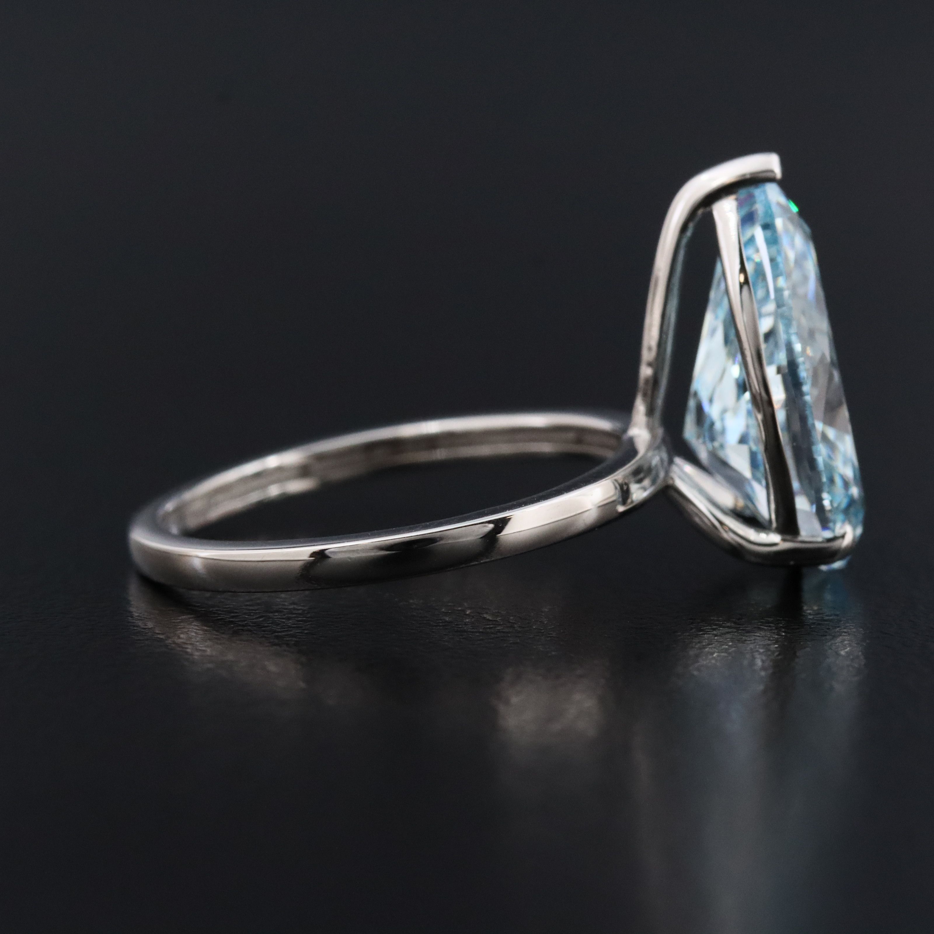 Platinum 5.06 CT Lab Grown Fancy Vivid Blue Diamond Ring with IGI Report