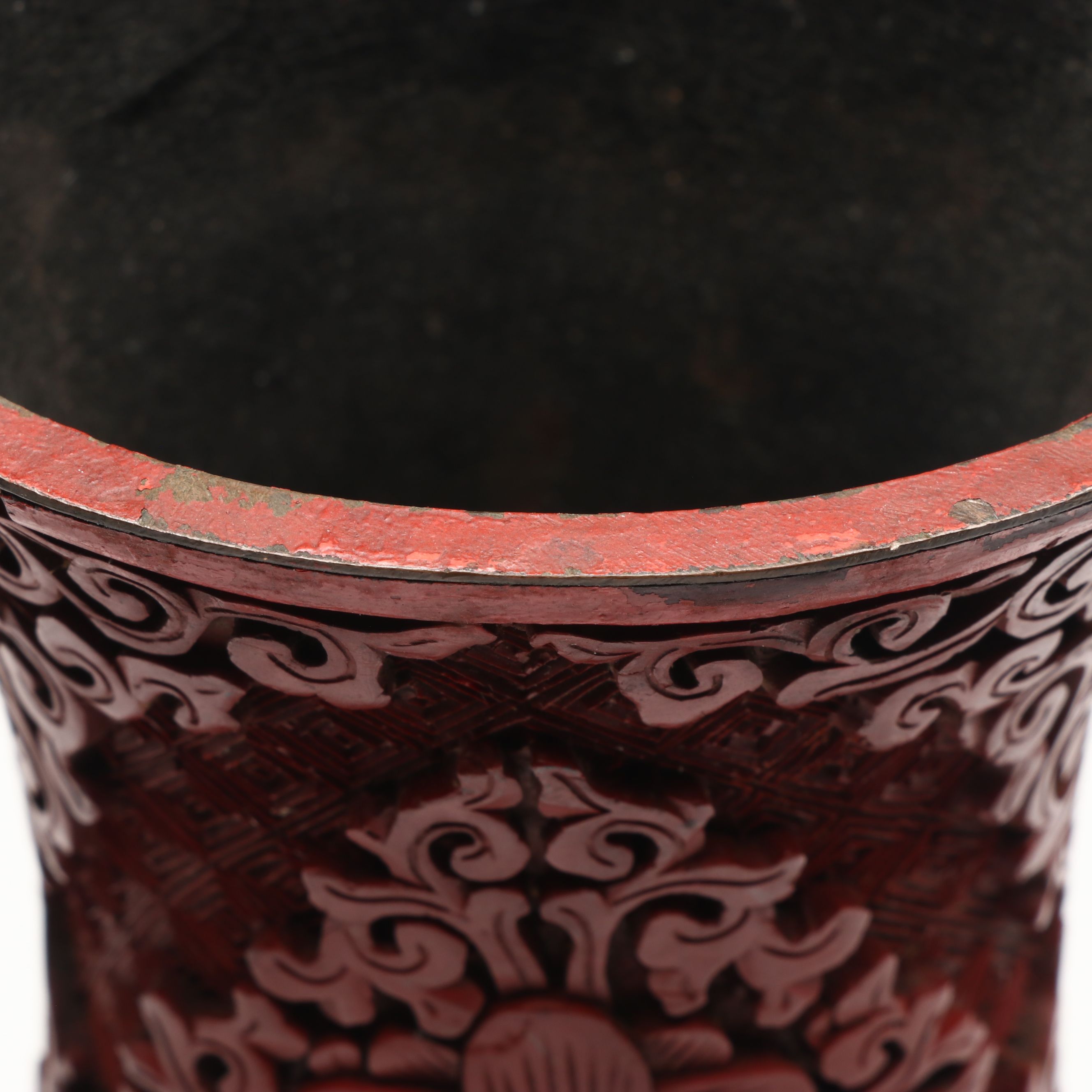 Chinese Red Lacquerware Vase