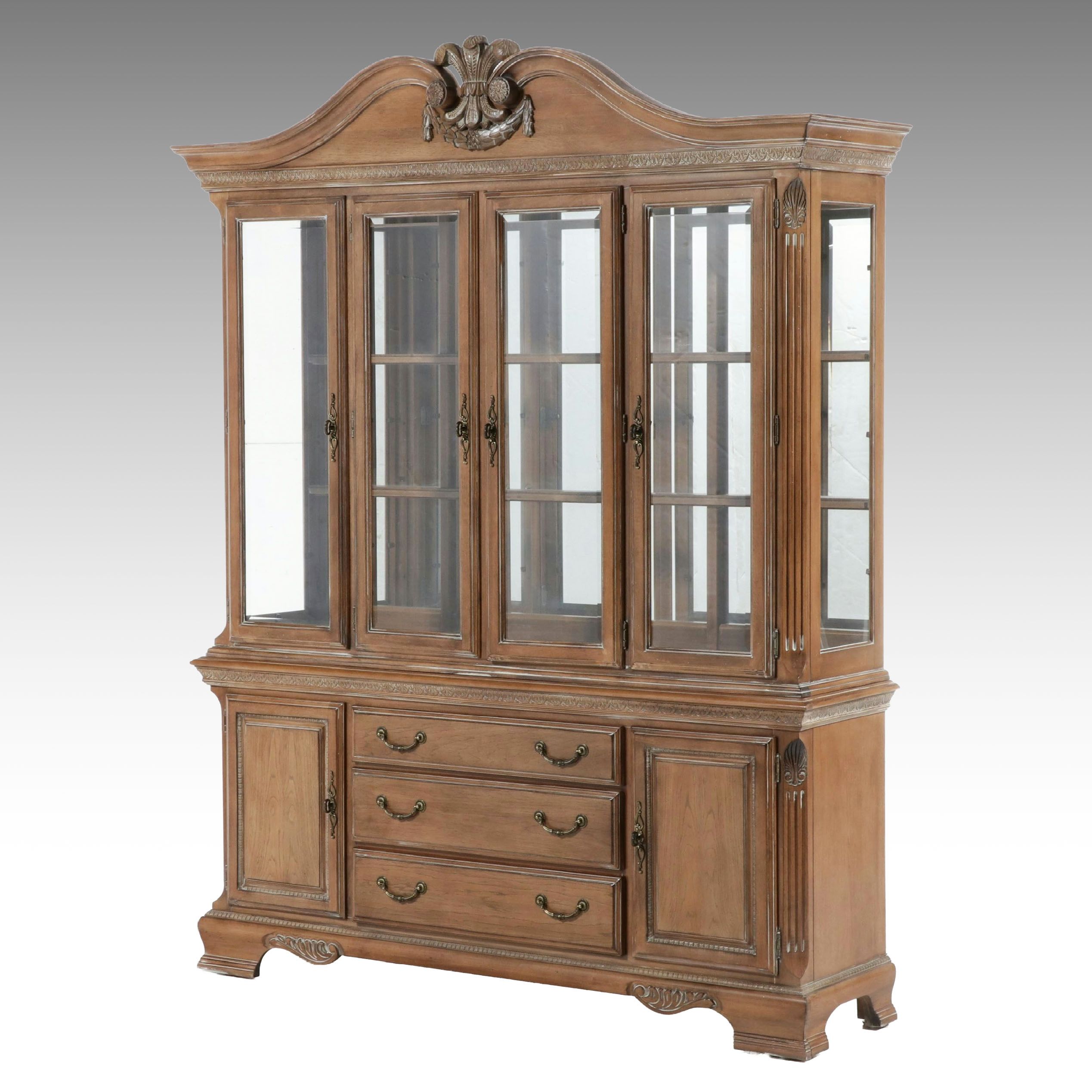 Lexington Furniture "Palmer Home" Collection China Cabinet