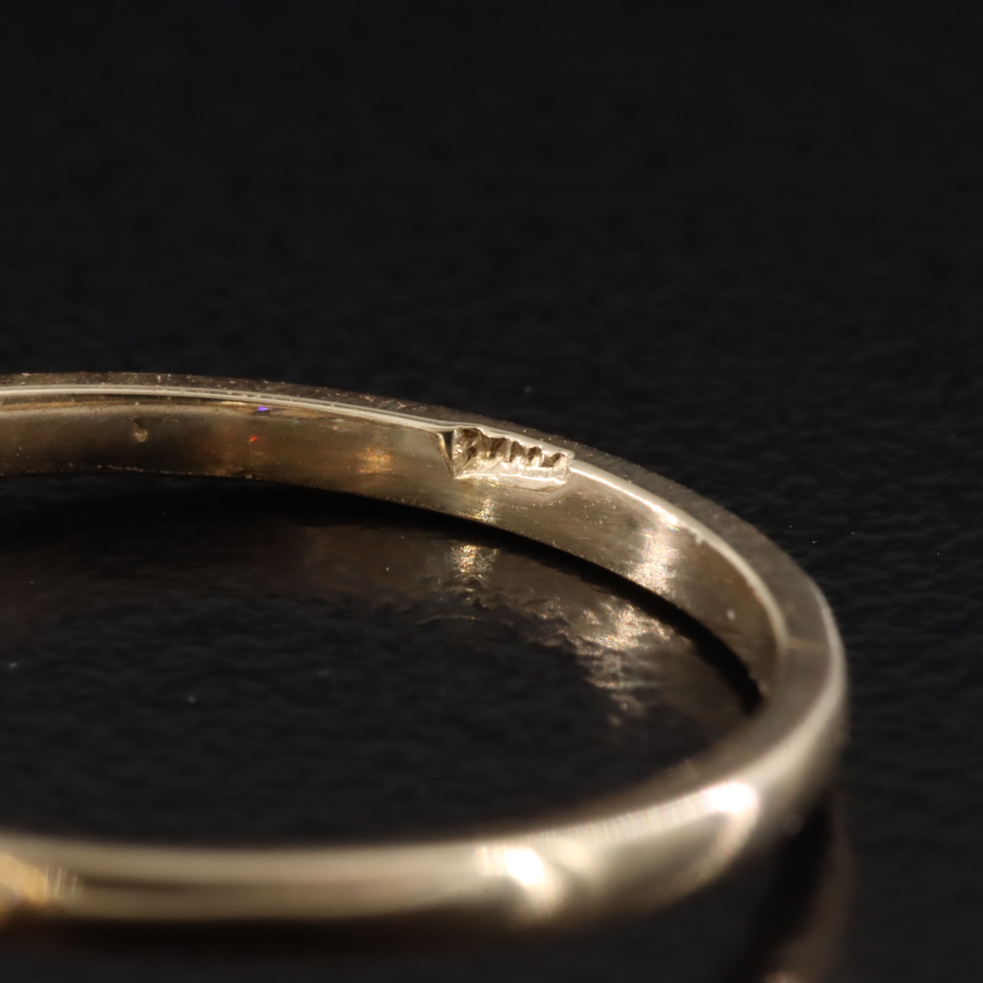 14K 3.36 CT Lab Grown Diamond East-West Solitaire Ring with IGI Report