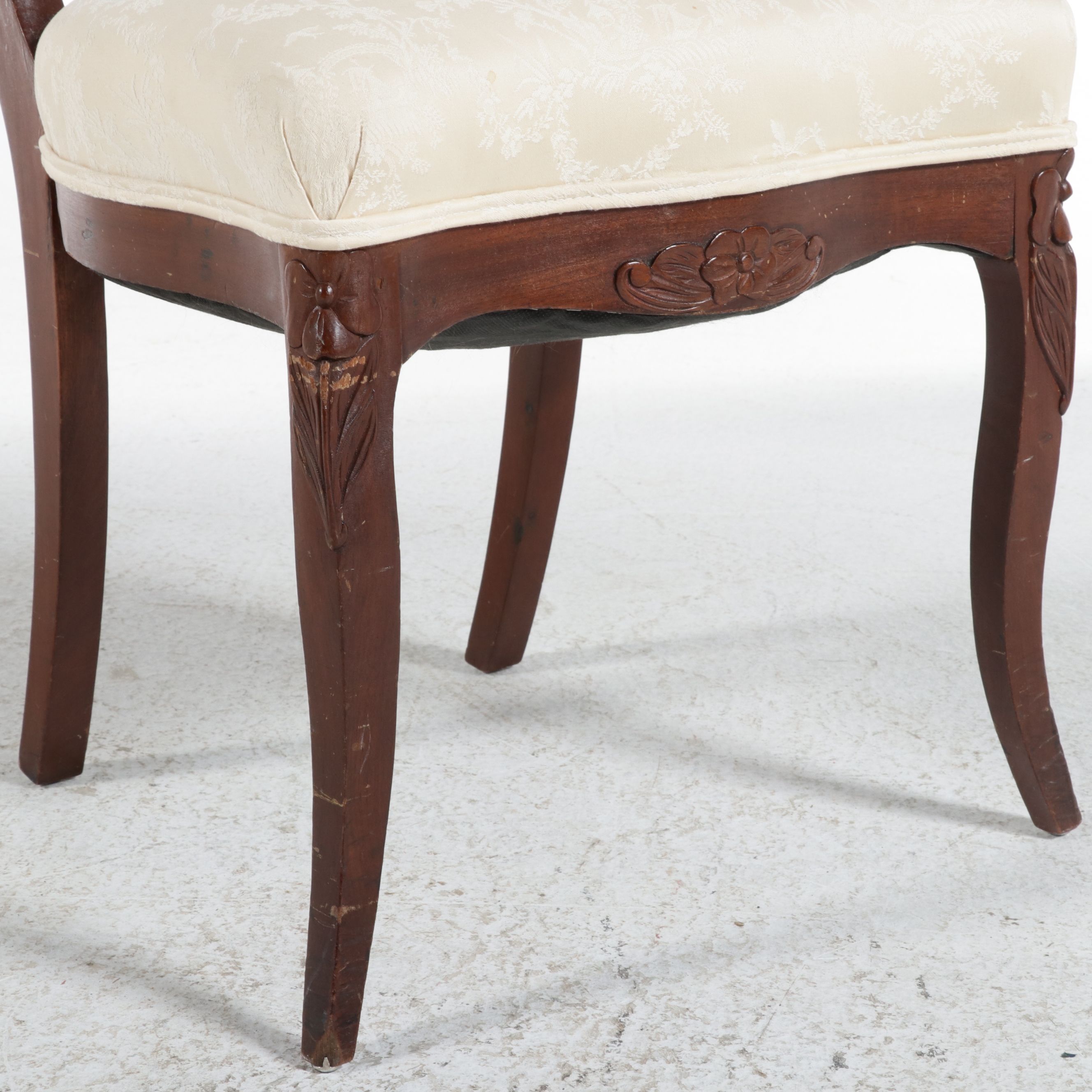 Victorian Rococo Revival Carved Walnut Balloon-Back Side Chair, 19th Century