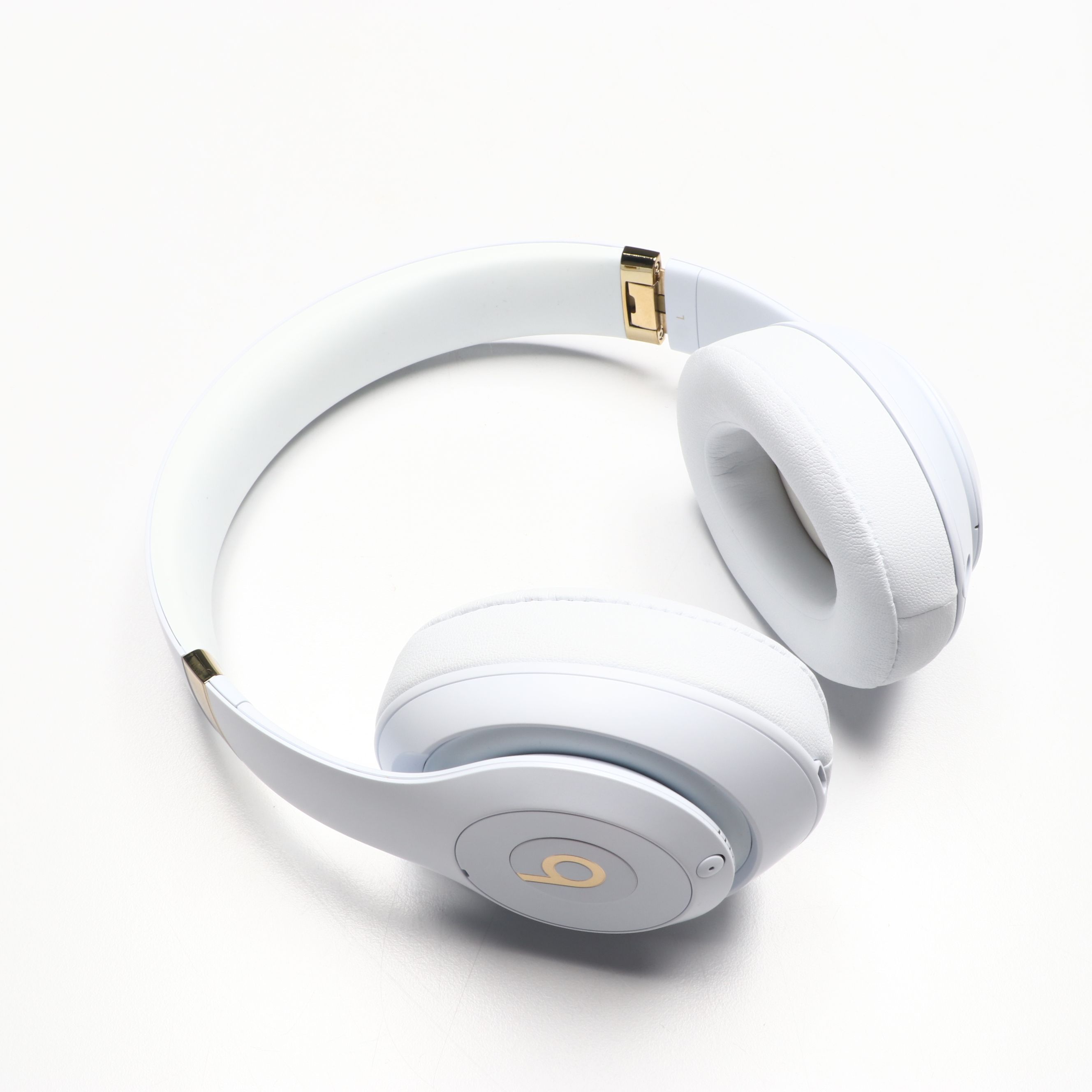 Beats by Dre Studio 3 Headphones with Bushnell Golf Wingman Speaker and GPS