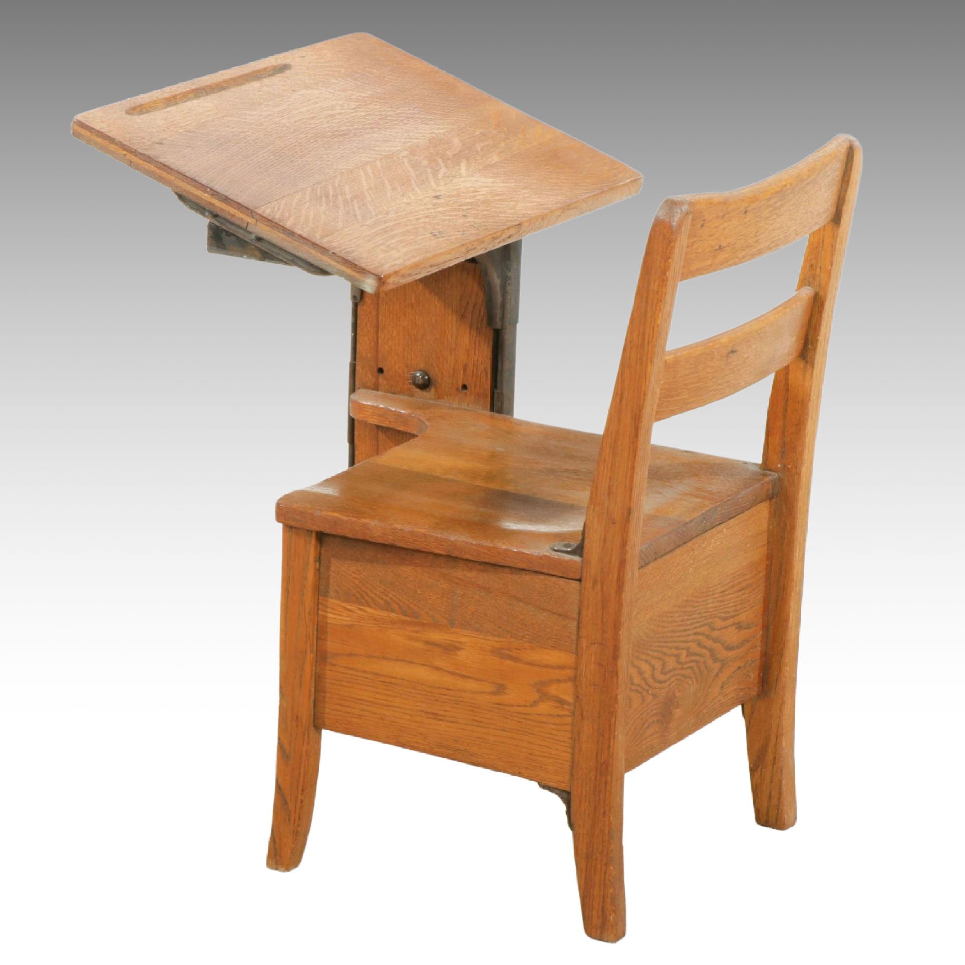 Parker-Fowler "Moulthrop" Adjustable Oak Student's Desk, Early 20th Century